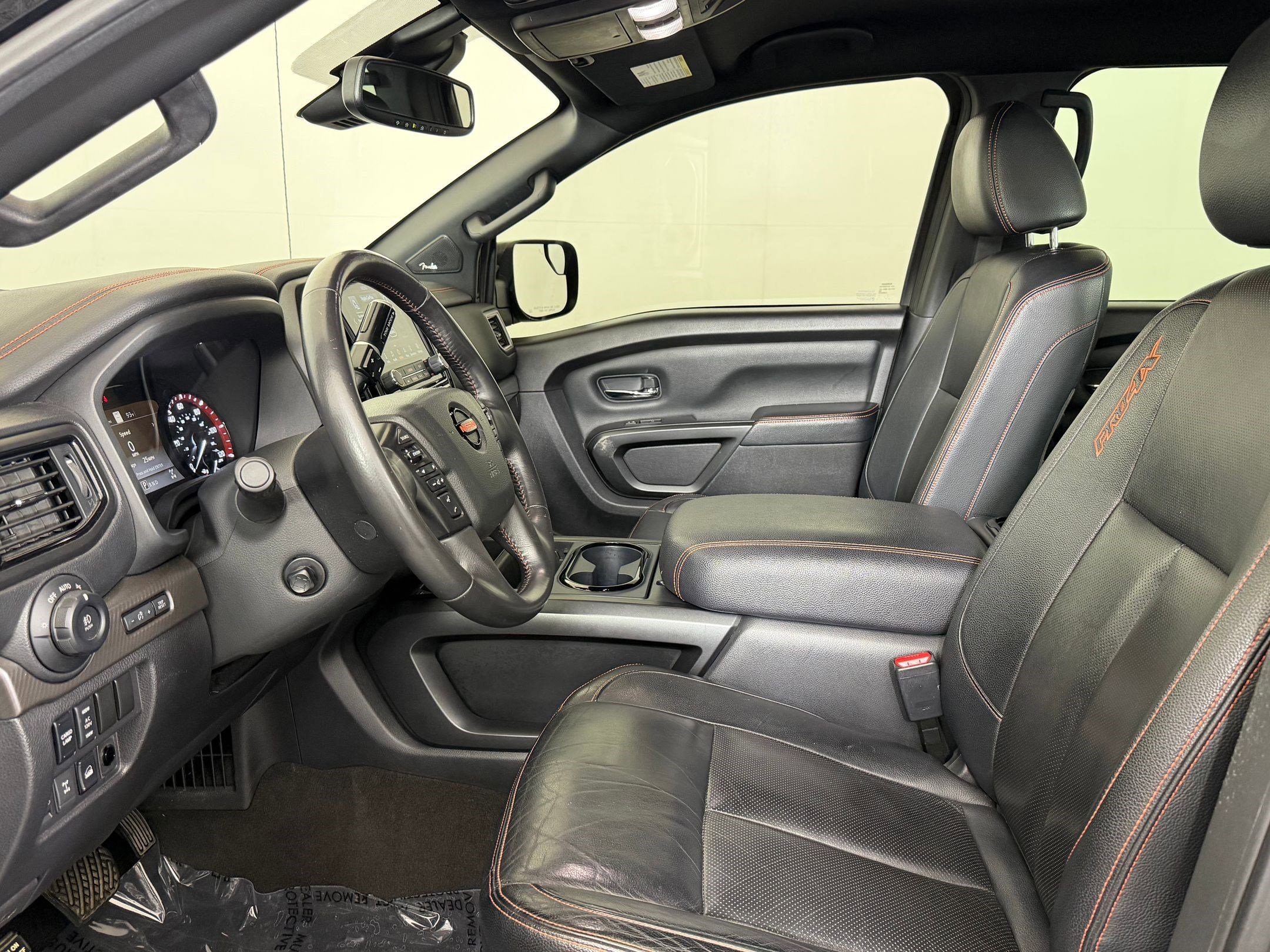 Titan PRO-4X Truck Crew Cab