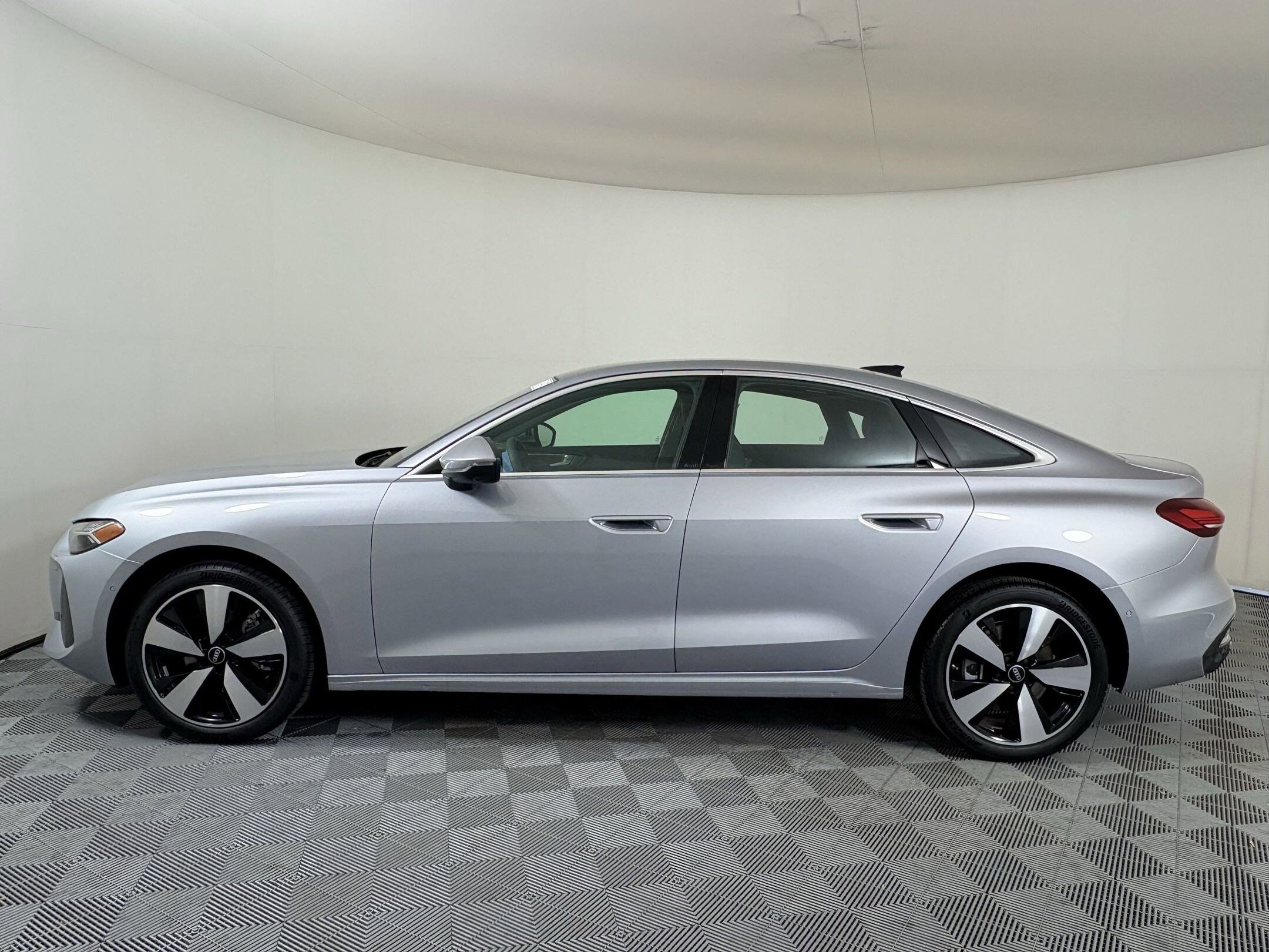 2025 Audi A5 2.0T Premium Plus photo 2