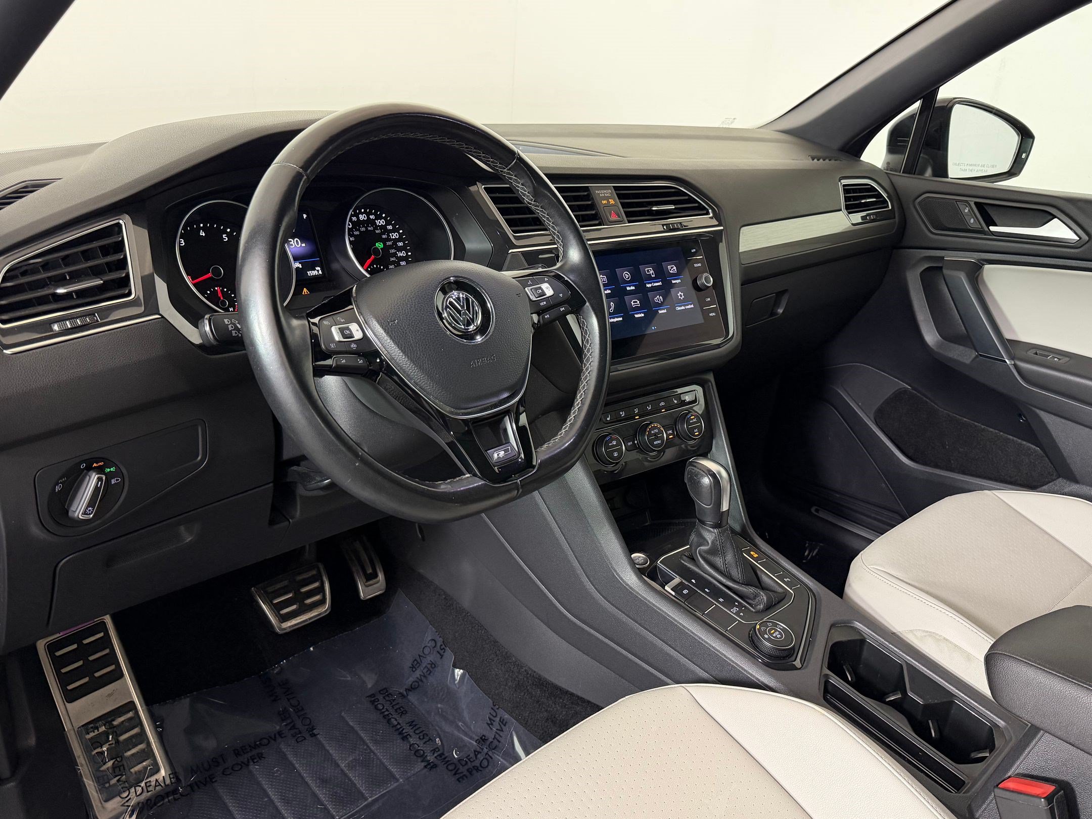 Tiguan SE R-Line Black SUV
