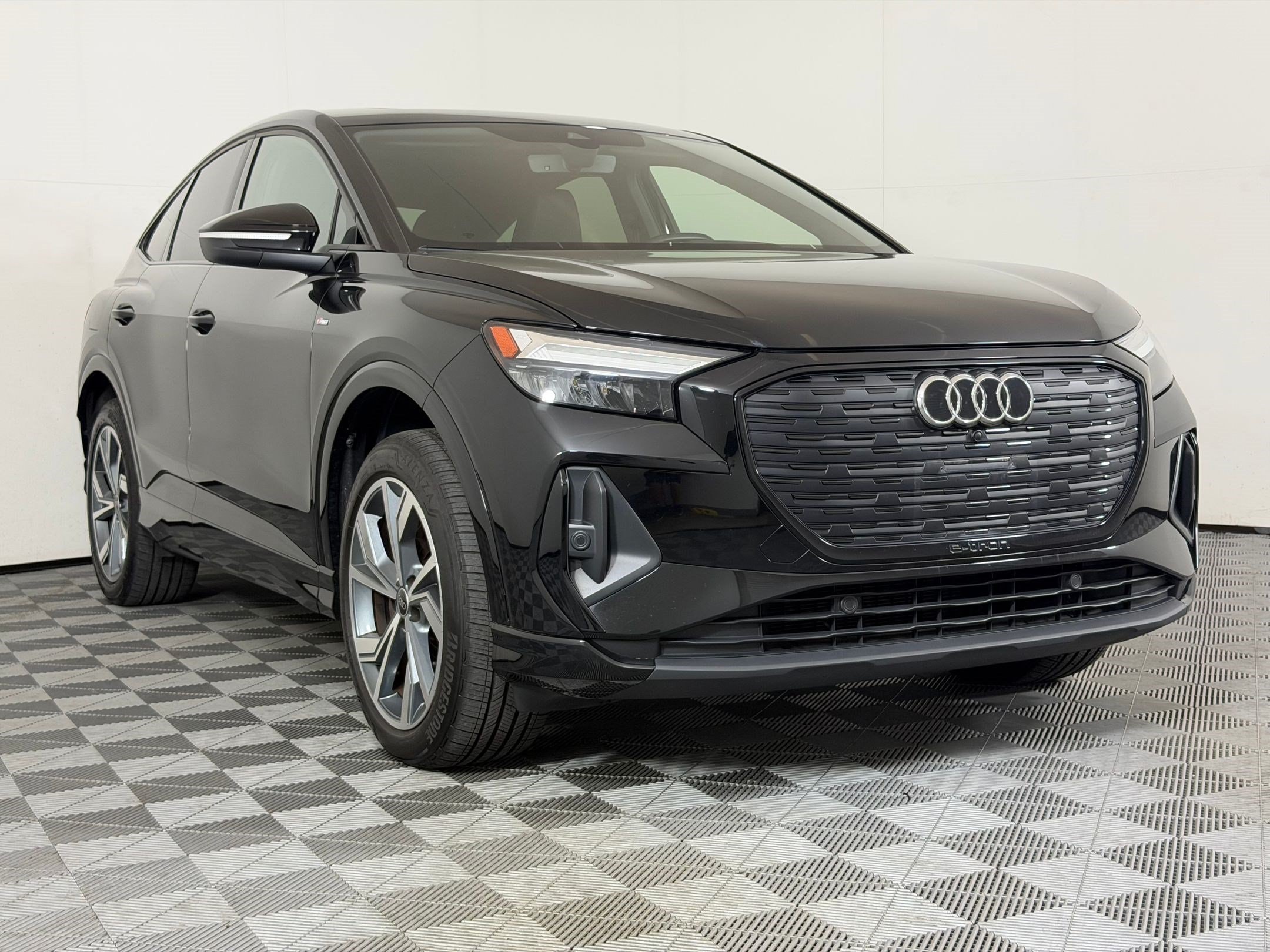 Q4 E-tron Sportback Premium SUV