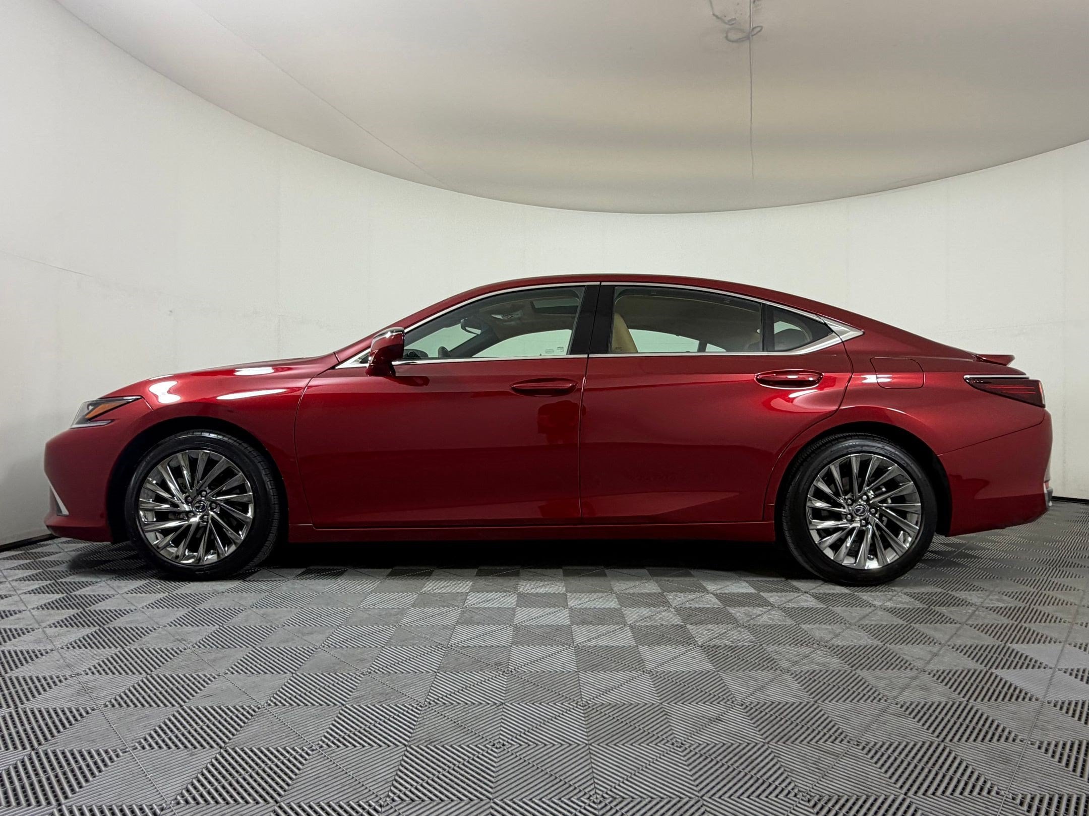 2025 LEXUS ES ES 300h Ultra Luxury Sedan