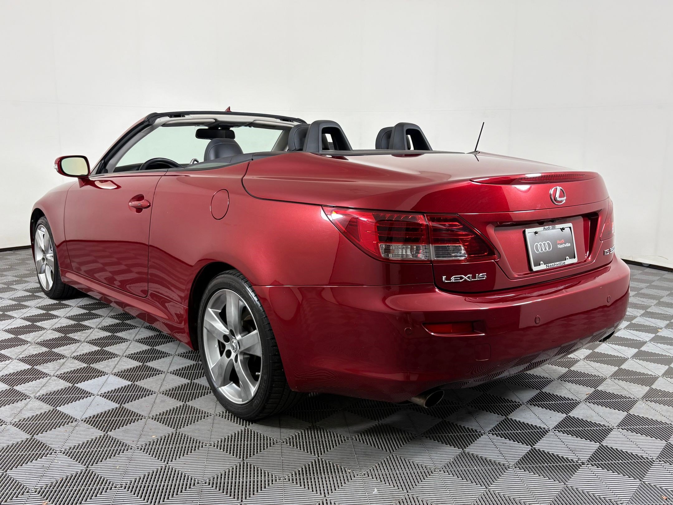 2010 Lexus IS 350C photo 3