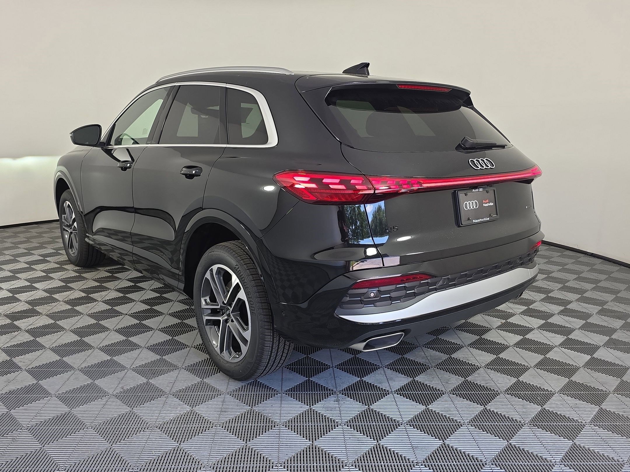 2025 Audi Q5 2.0T Premium photo 2