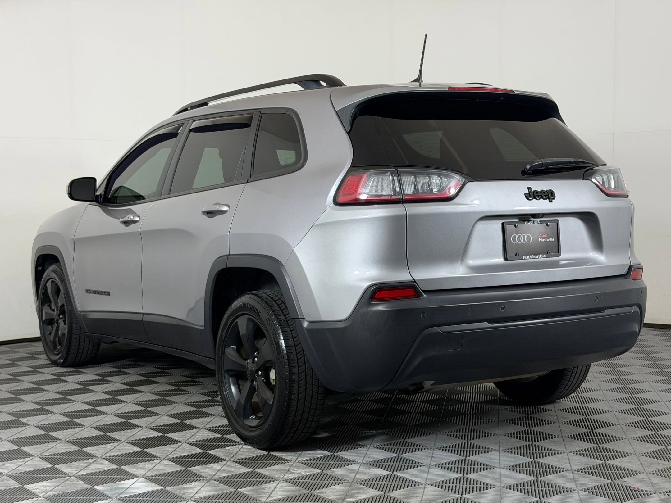 Cherokee Altitude SUV