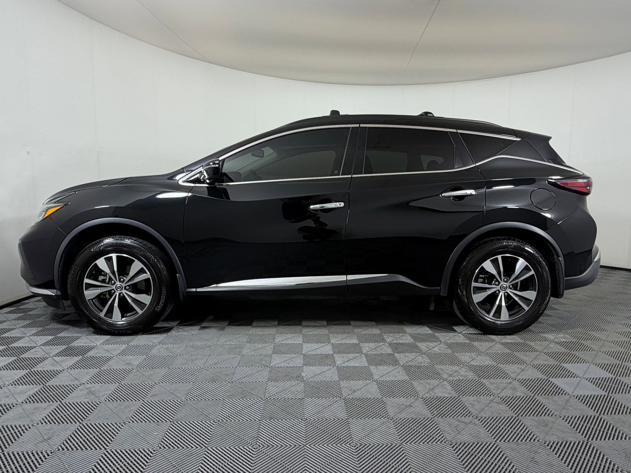 Murano SV SUV