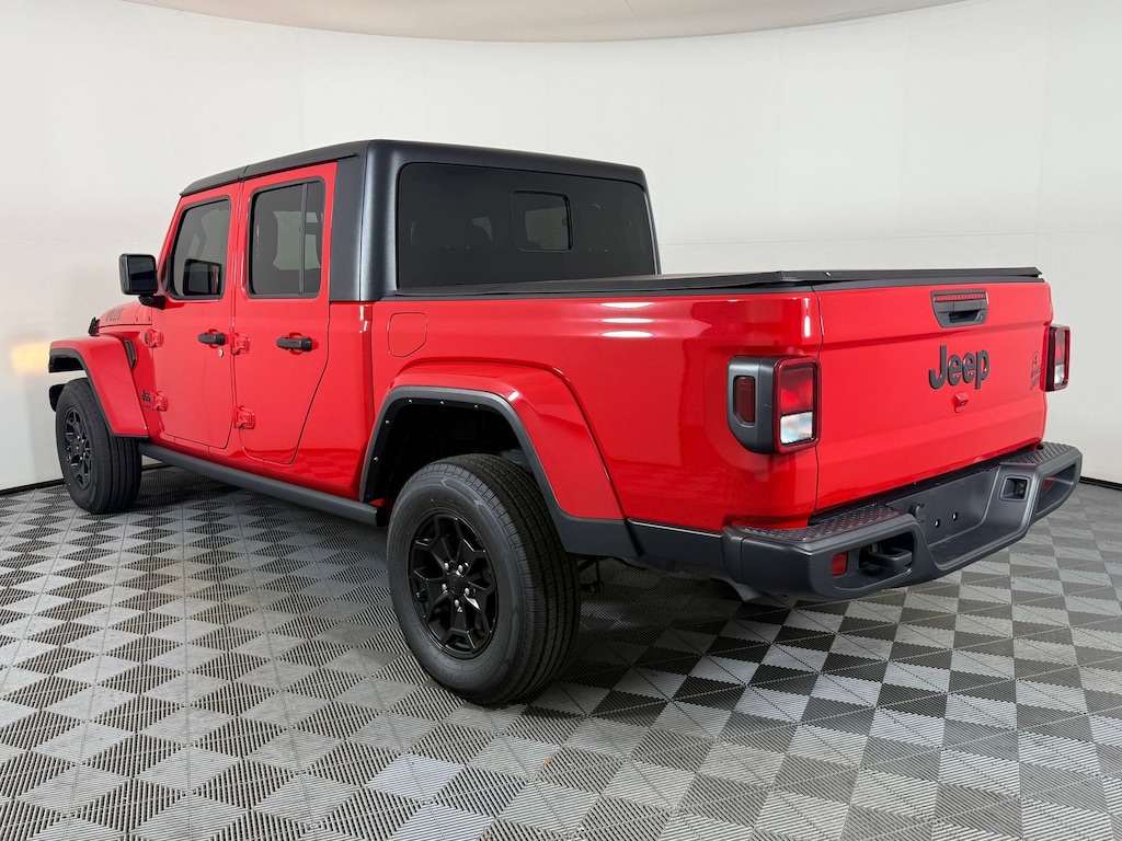 Used 2021 Jeep Gladiator Willys Truck Crew Cab