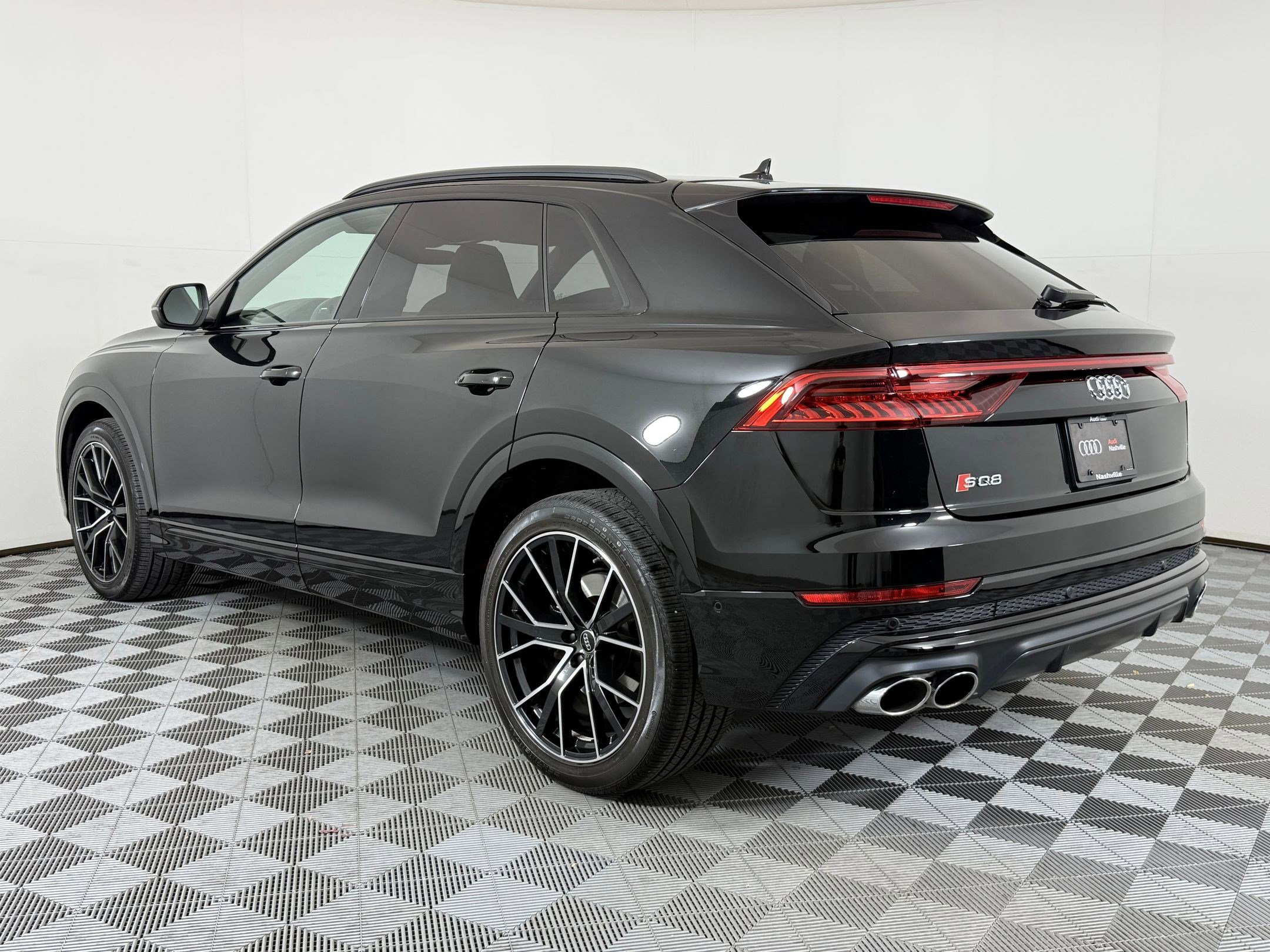 2023 Audi SQ8 Prestige photo 2