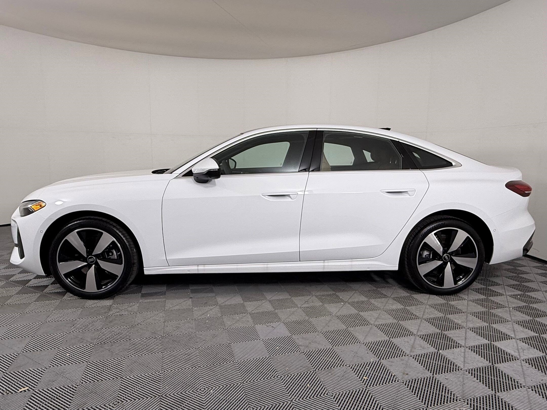 2025 Audi A5 2.0T Premium Plus photo 2