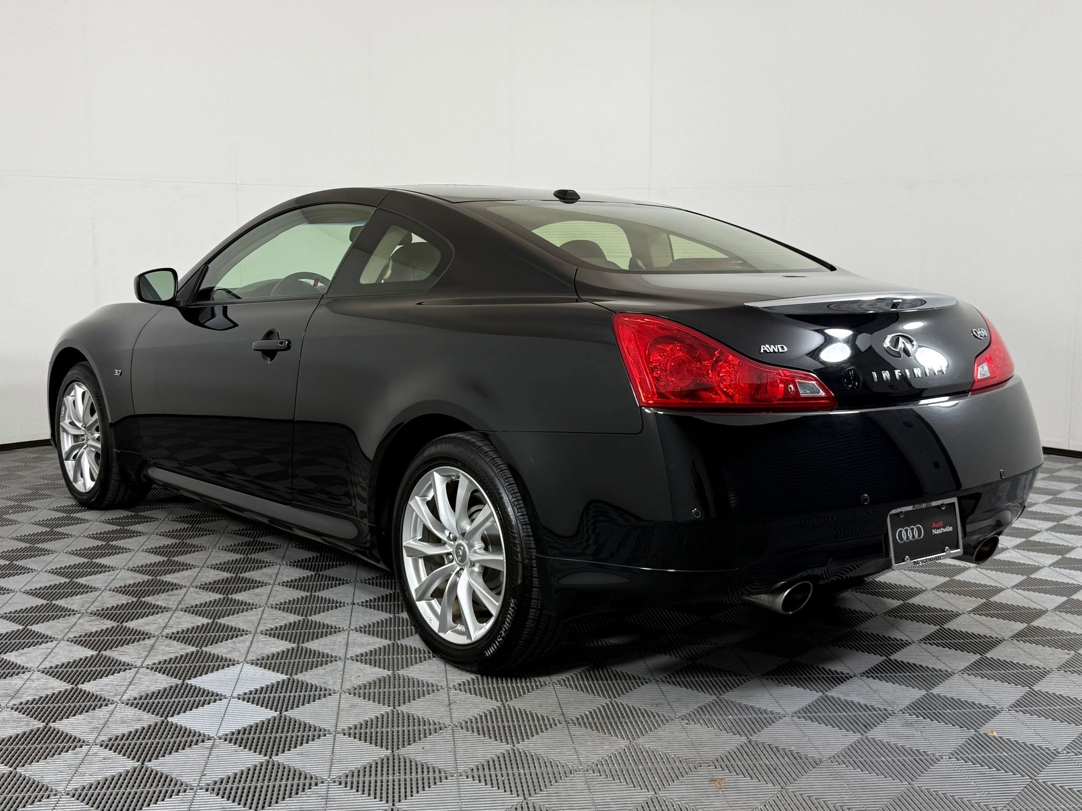 2015 Infiniti Q60 Coupe photo 3