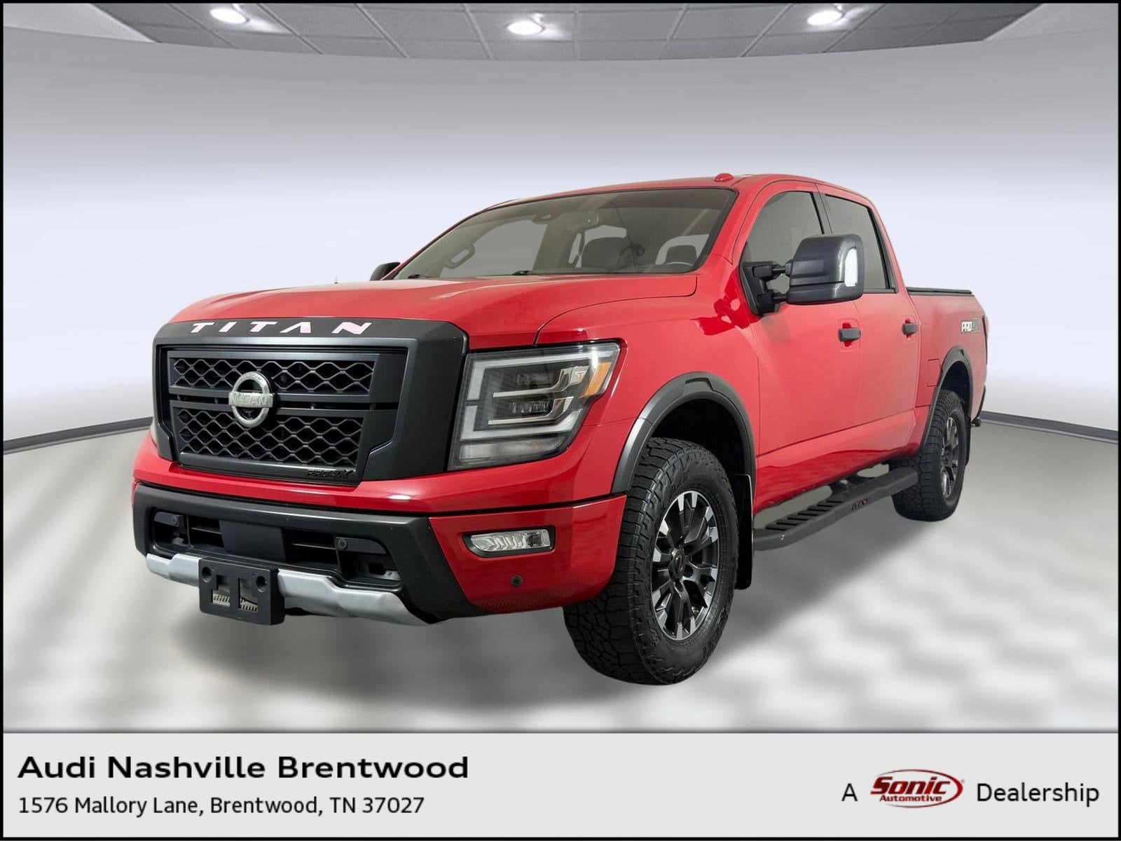 Titan PRO-4X Truck Crew Cab