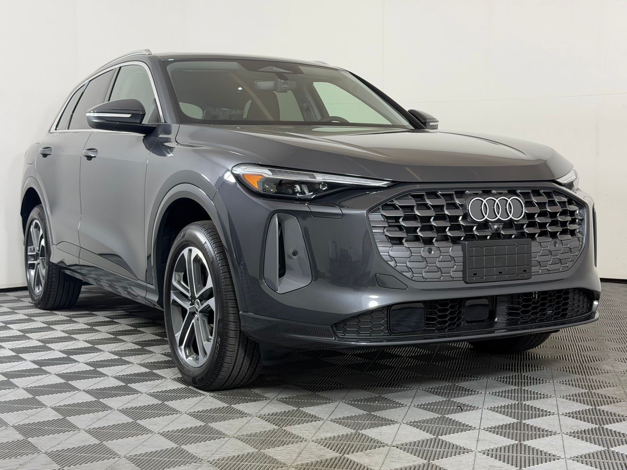 Q5 Premium Plus SUV