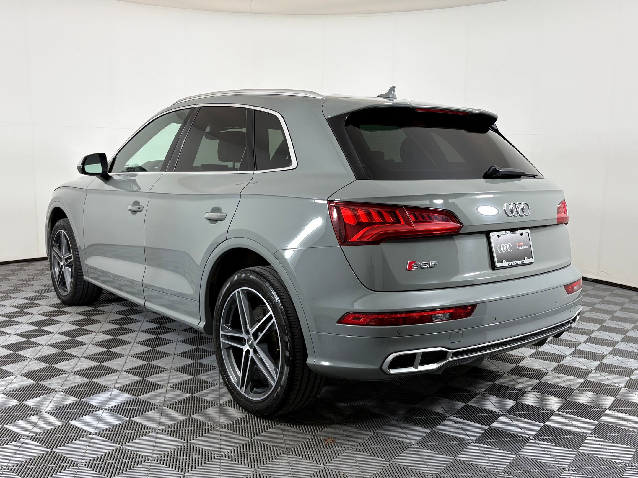 2020 Audi SQ5 Premium Plus photo 2