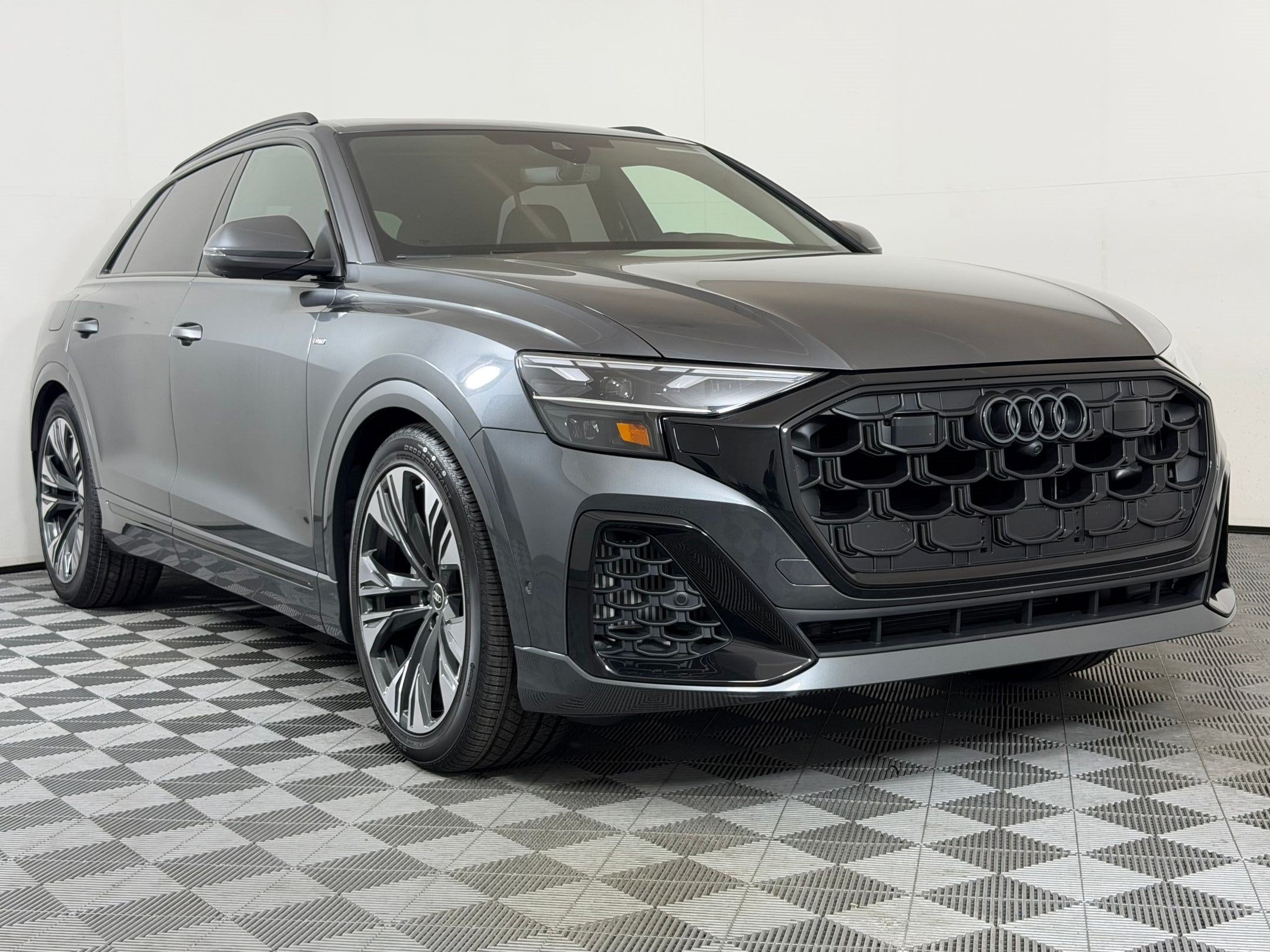 Q8 Premium Plus SUV