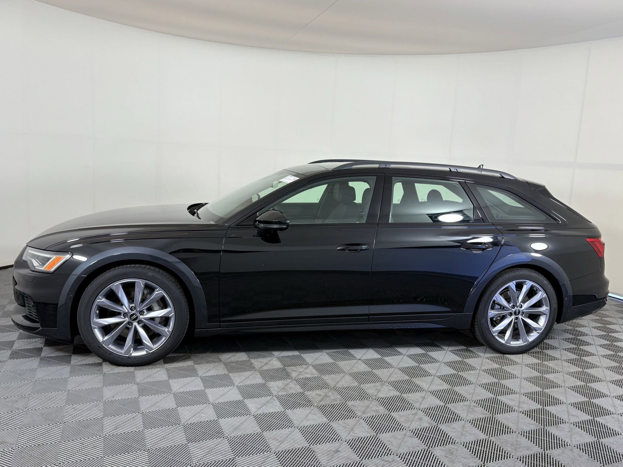 2025 Audi A6 Allroad Quattro Premium Plus photo 2
