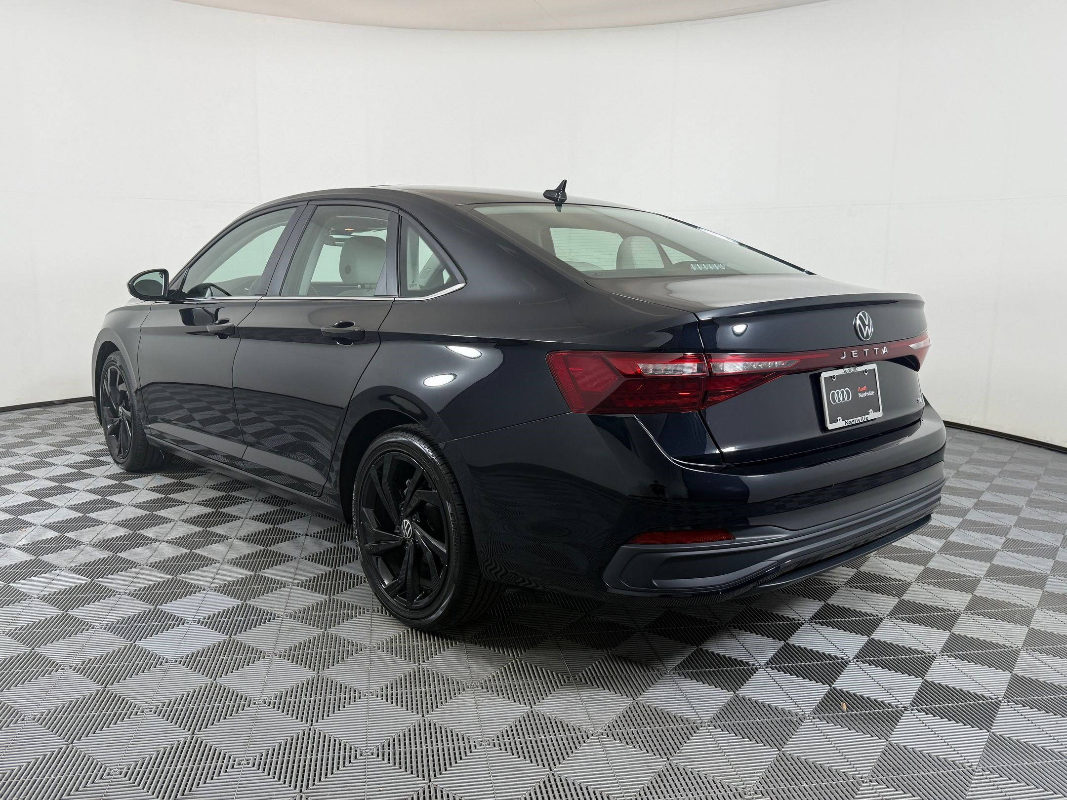 2025 Volkswagen Jetta SE photo 3