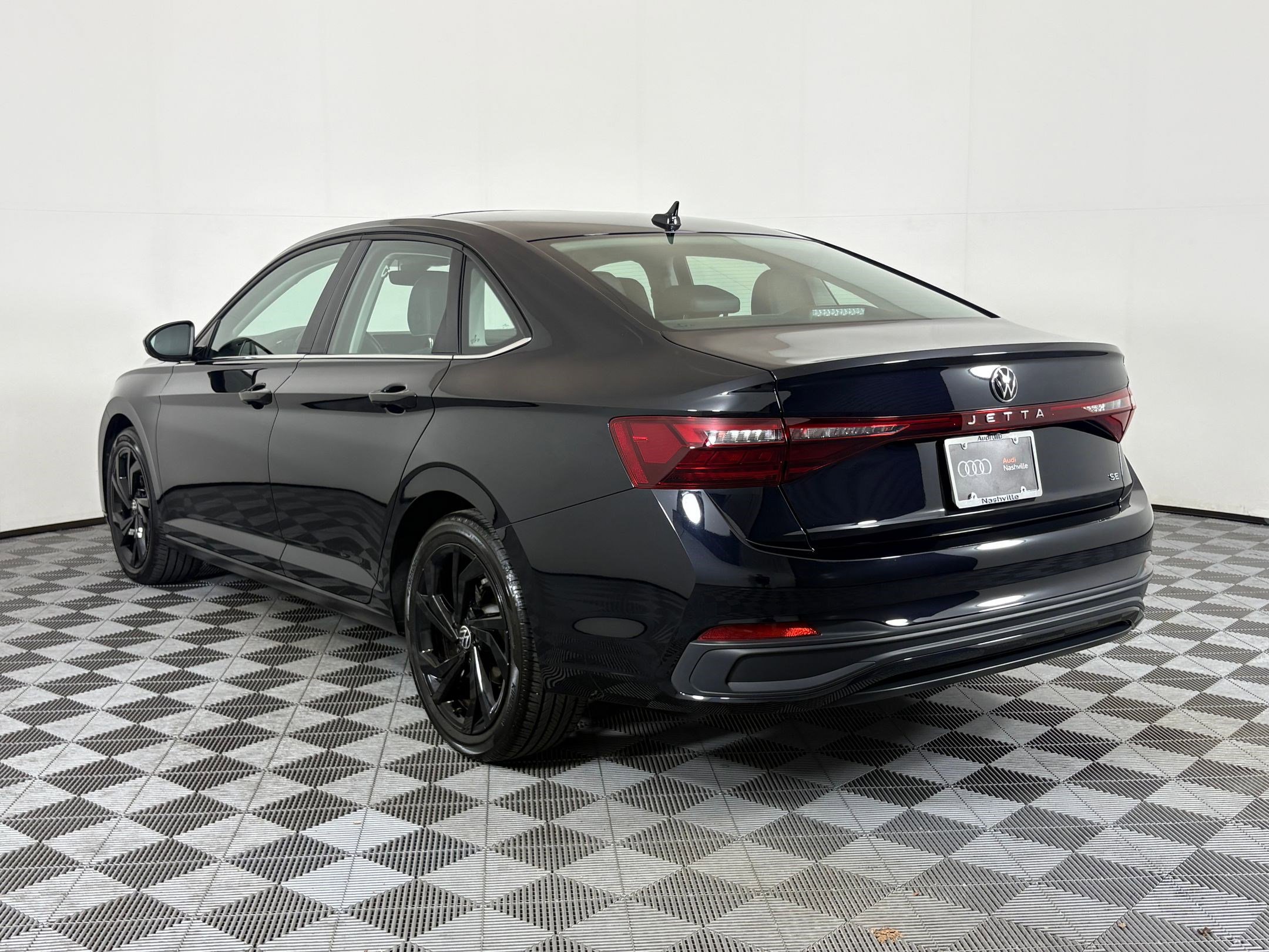 2025 Volkswagen Jetta SE photo 3