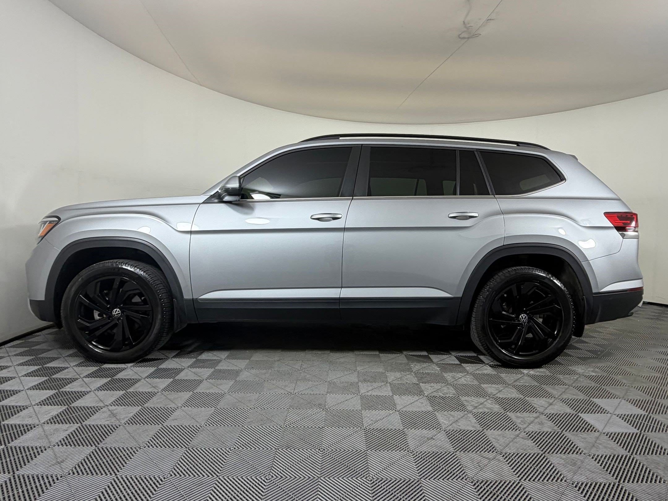 2022 Volkswagen Atlas 3.6L V6 SE W/Technology SUV