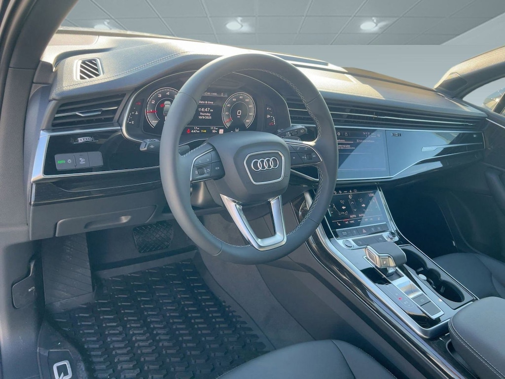 New 2026 Audi Q7 45 Premium SUV