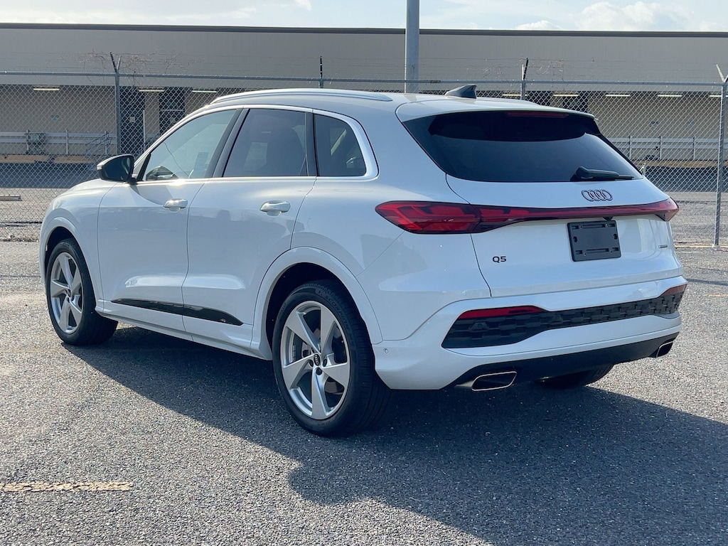 New 2025 Audi Q5 2.0T Premium SUV