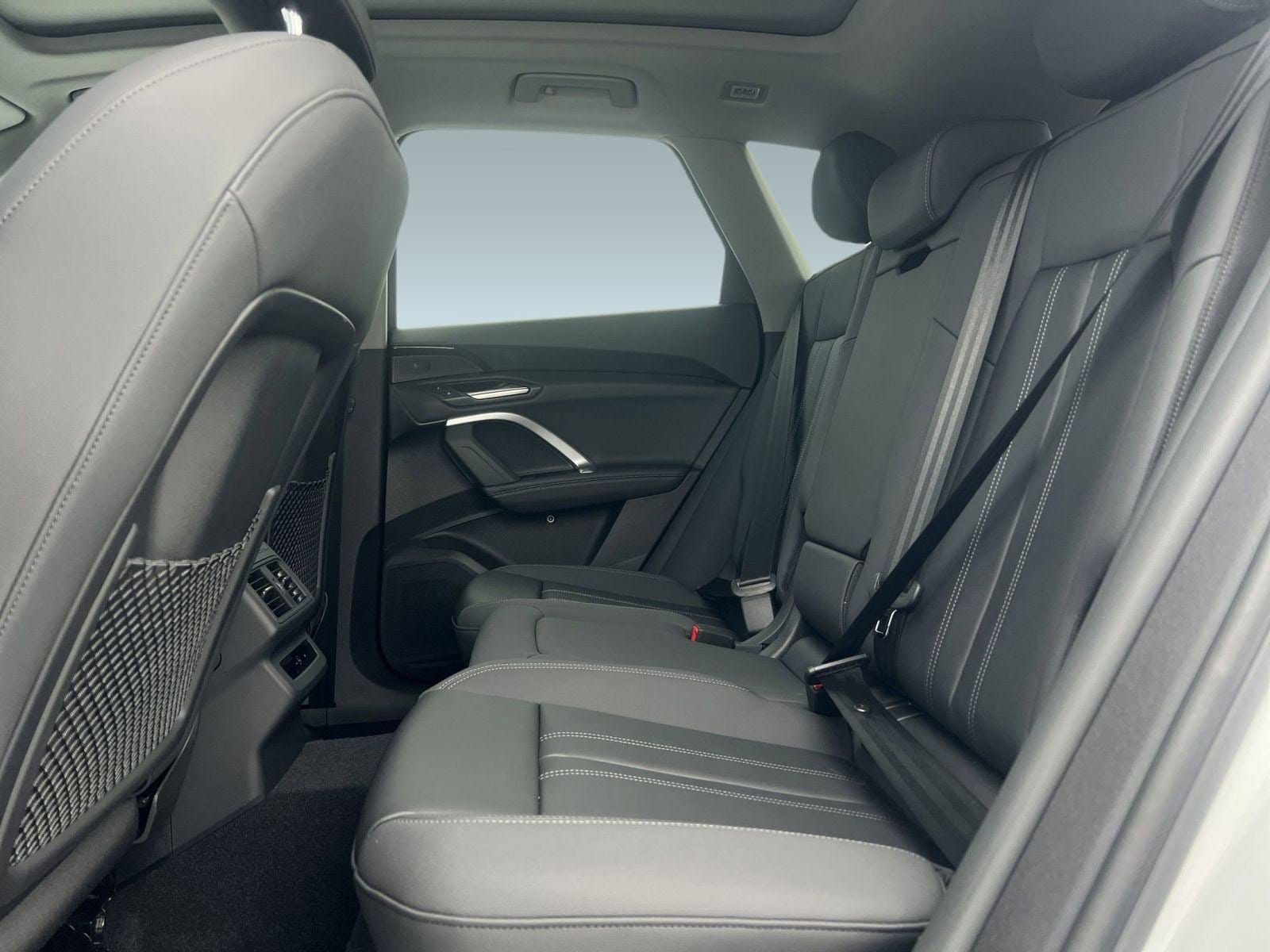 2025 Audi Q5 Premium - Photo 14