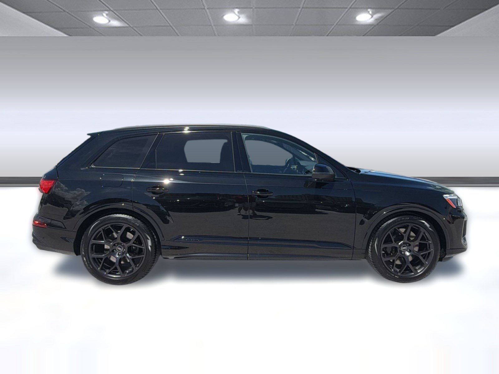 SQ7 Premium Plus SUV