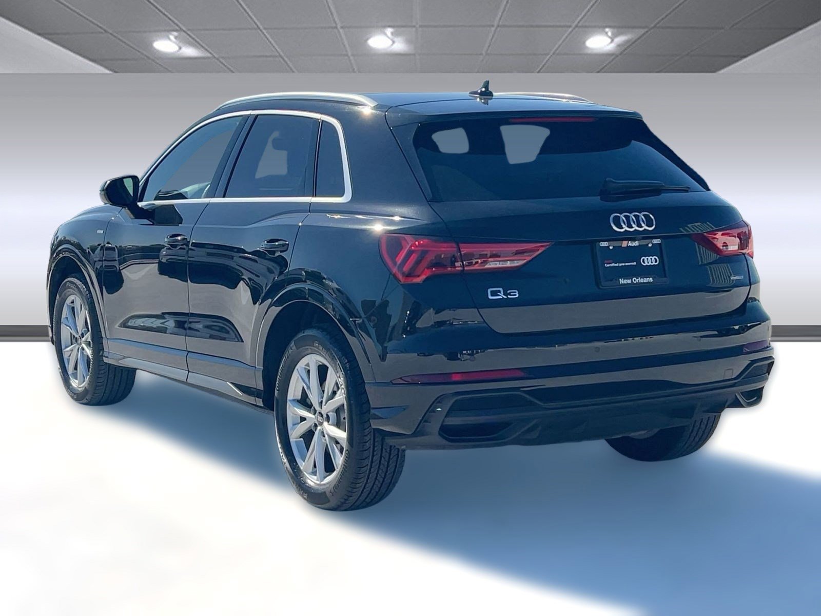 2025 Audi Q3 45 TFSI S line Premium photo 3