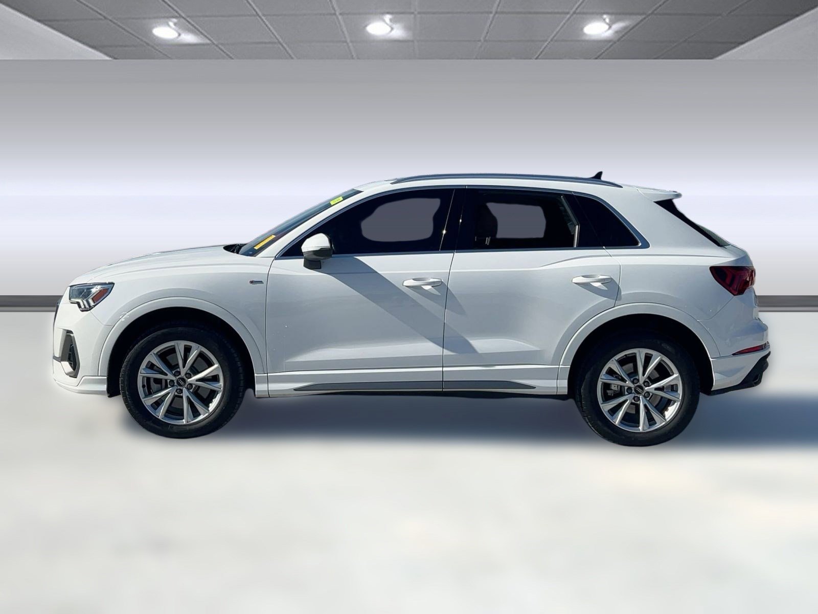 2023 Audi Q3 45 TFSI S line Premium photo 2