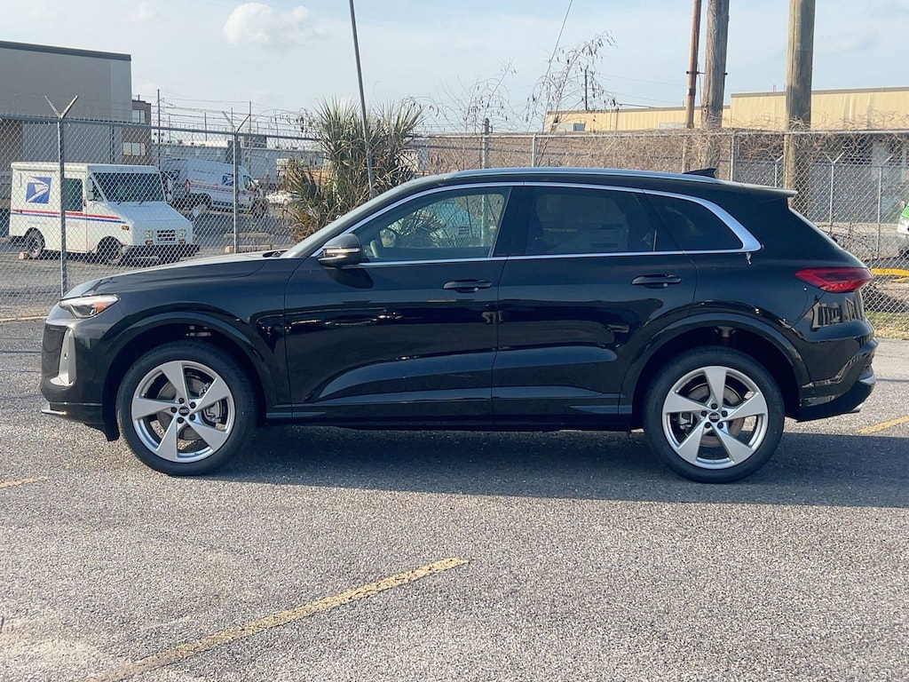 New 2025 Audi Q5 2.0T Premium SUV