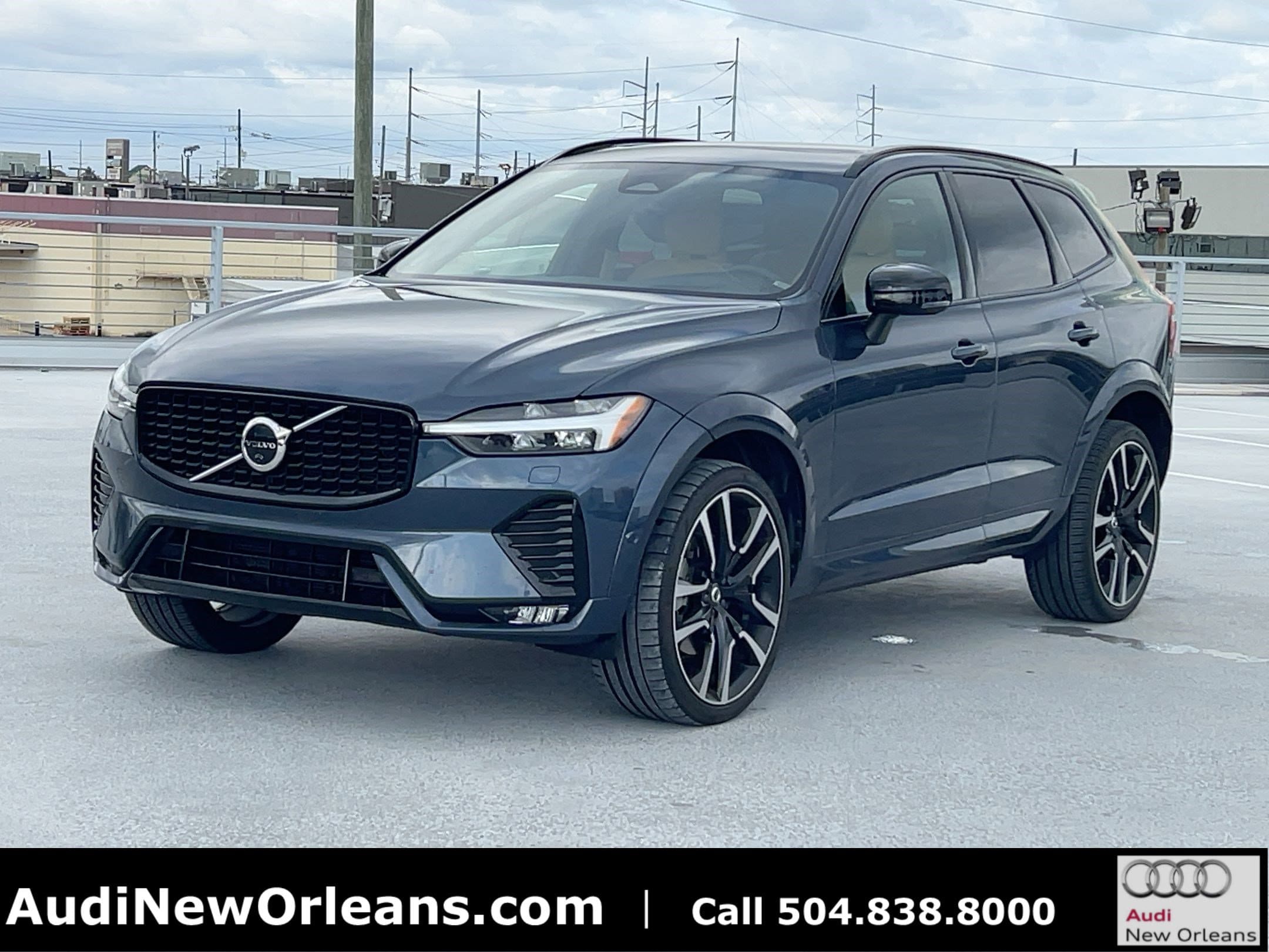 2023 Volvo XC60 Ultimate's photo