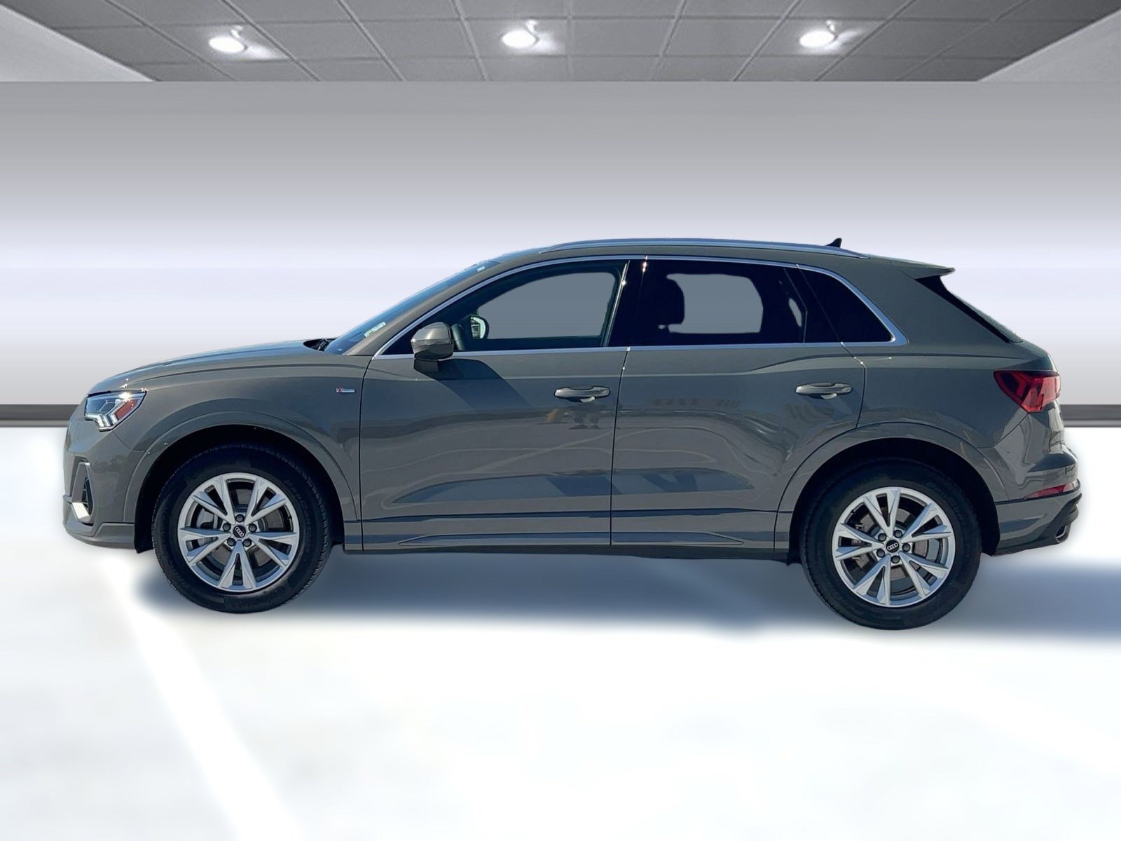 2025 Audi Q3 45 TFSI S line Premium photo 2