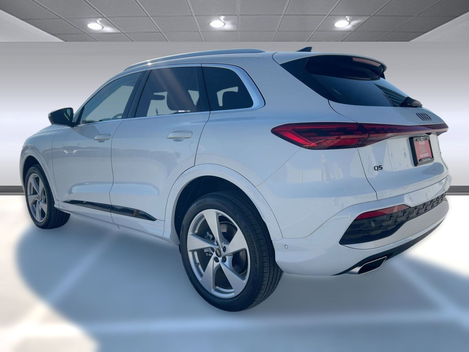 2025 Audi Q5 2.0T Premium Plus photo 3