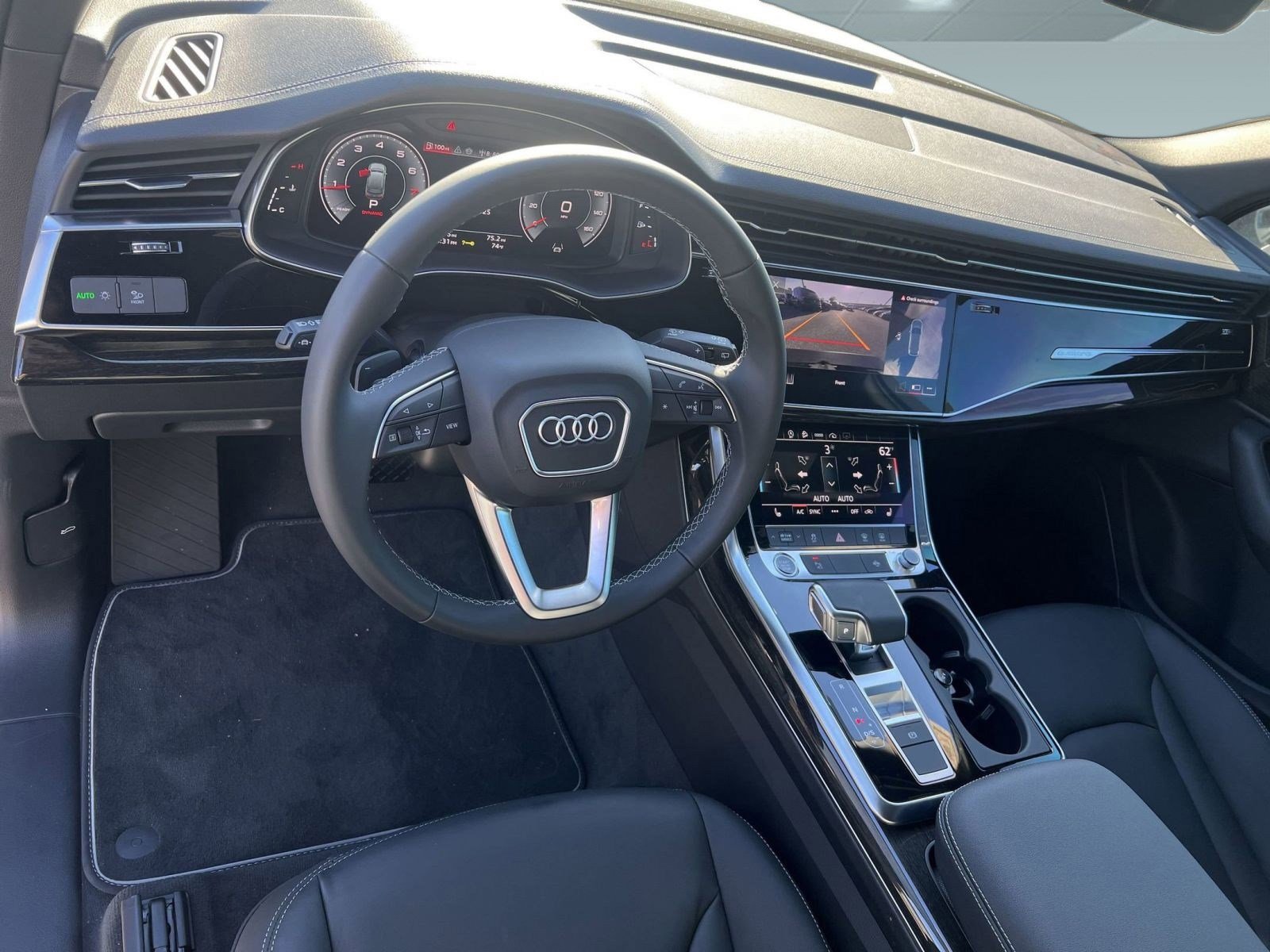 2025 Audi Q7 45 Premium photo 4