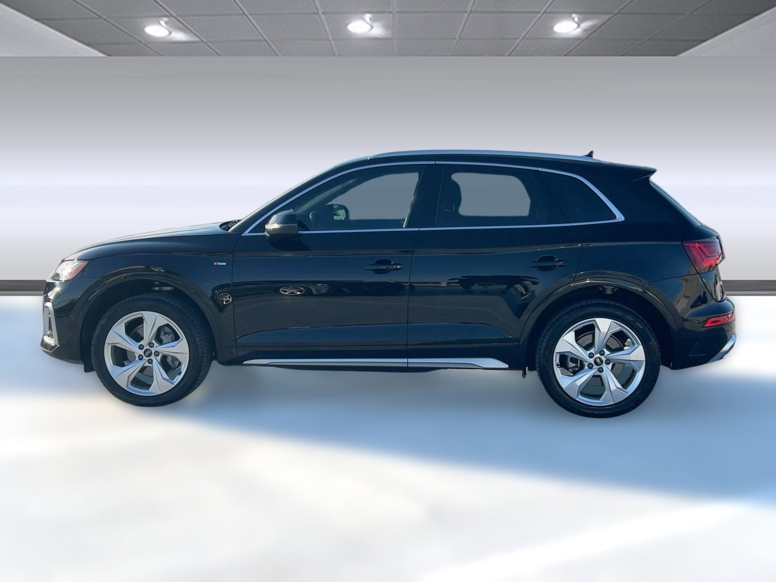 2025 Audi Q5 45 S line Premium Plus photo 2