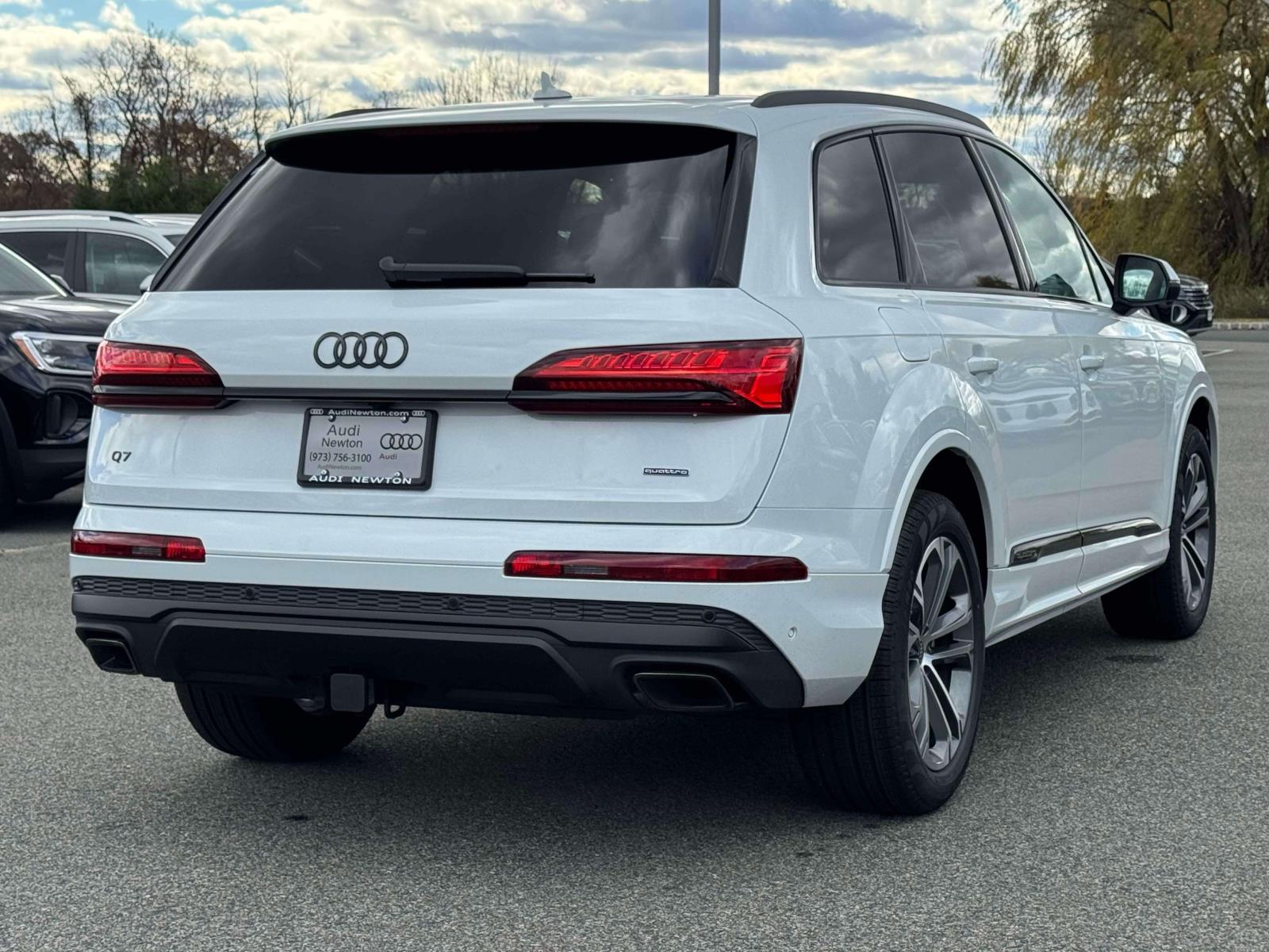 2026 Audi Q7 45 Premium photo 4