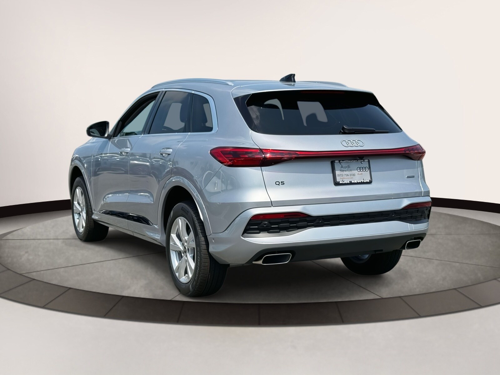 2025 Audi Q5 2.0T Premium photo 3