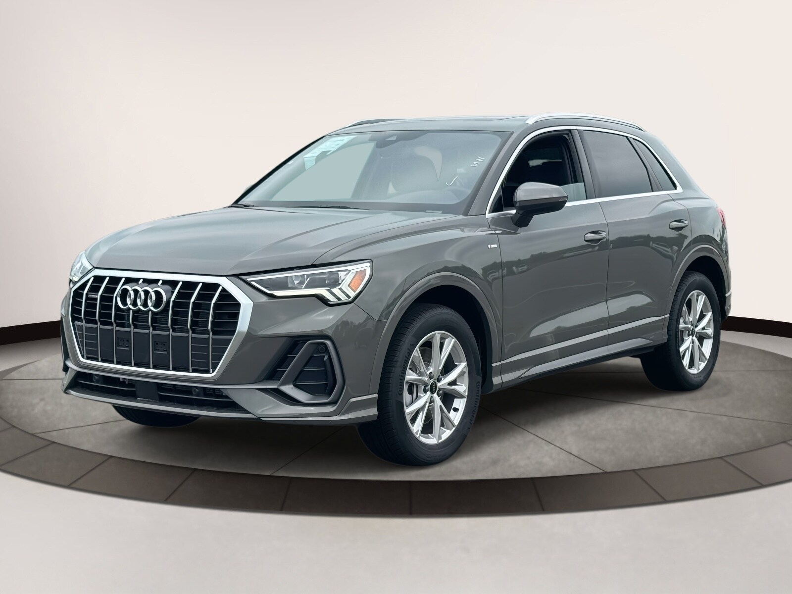 2025 Audi Q3 45 TFSI S line Premium photo 2