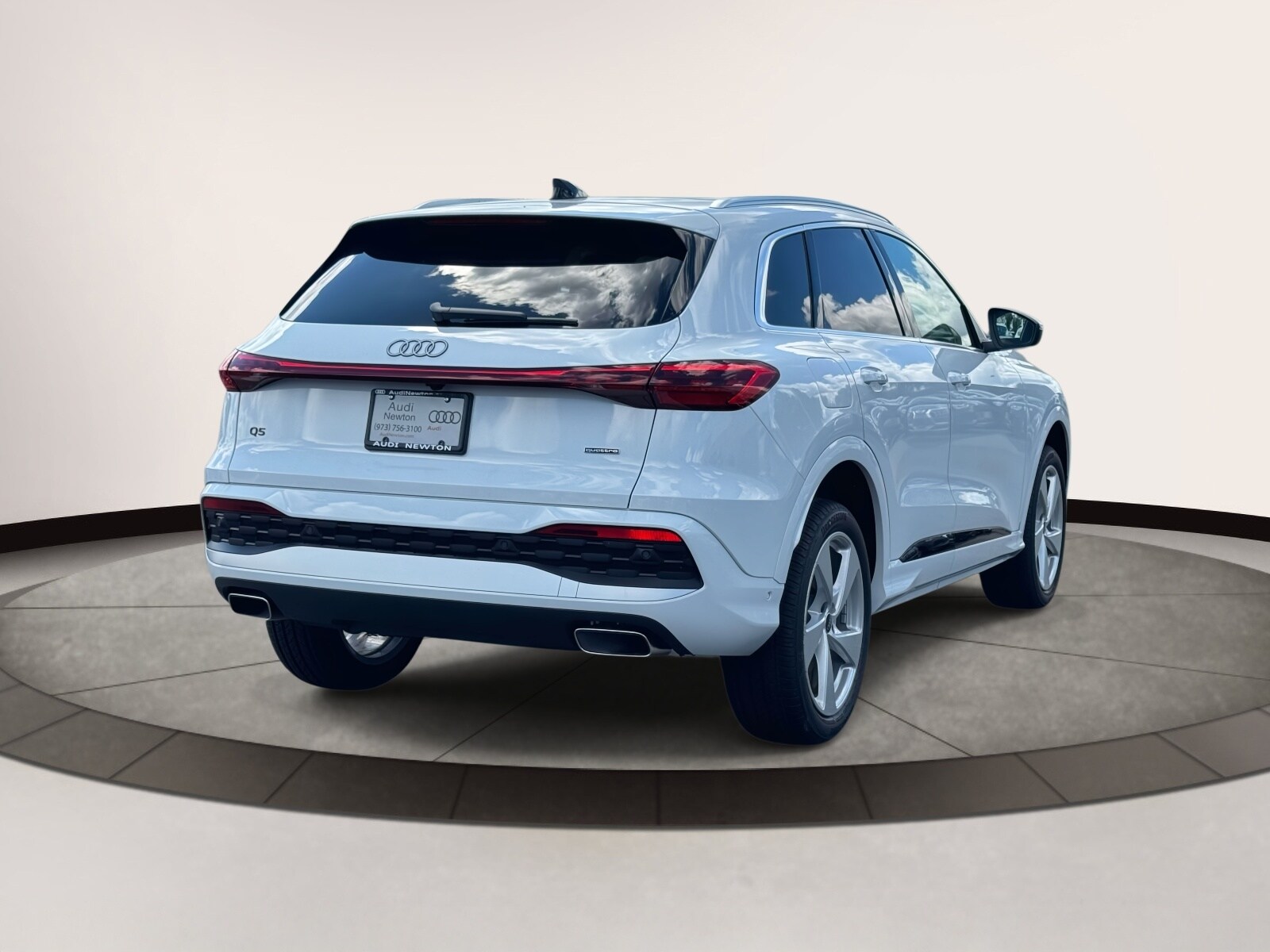 2025 Audi Q5 2.0T Premium Plus photo 4