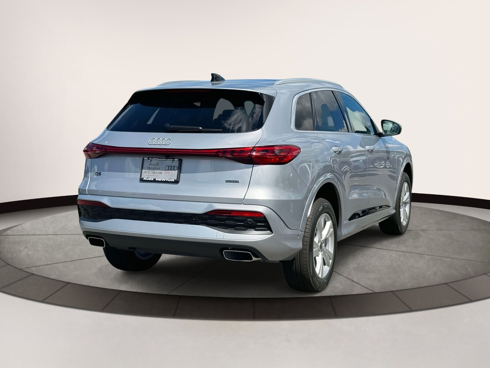 2025 Audi Q5 2.0T Premium photo 3