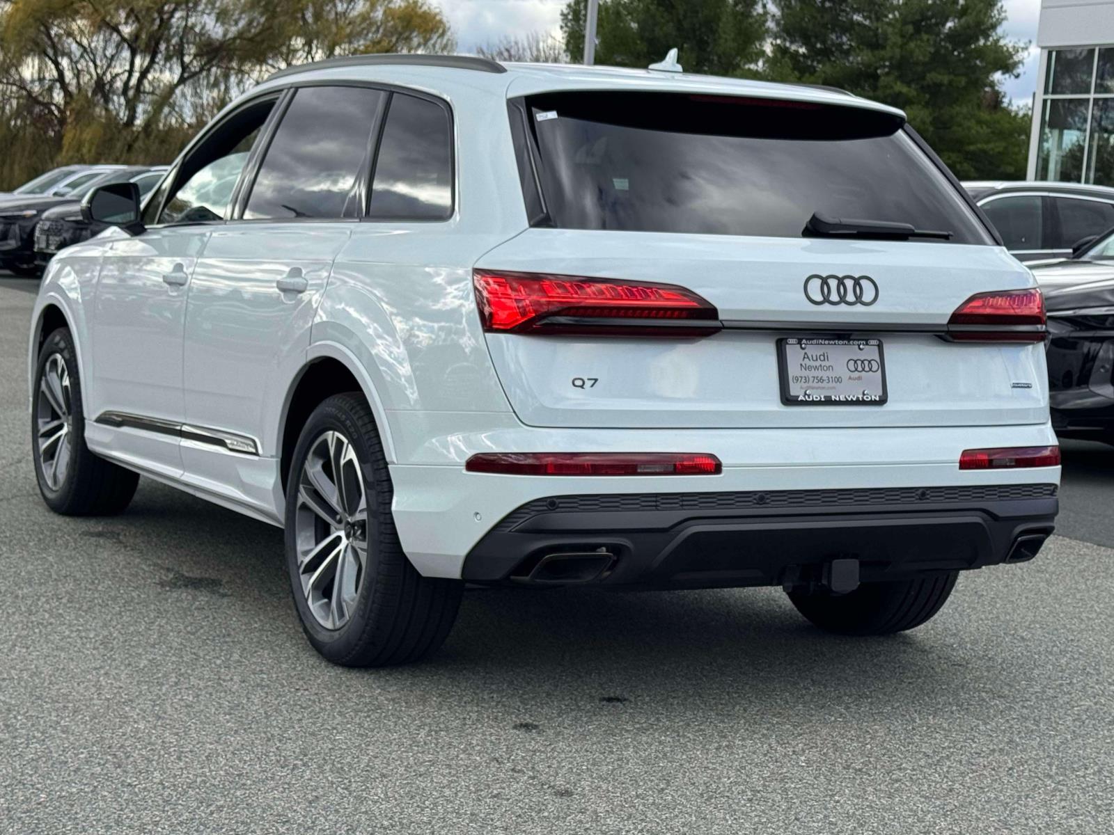 2026 Audi Q7 45 Premium photo 3