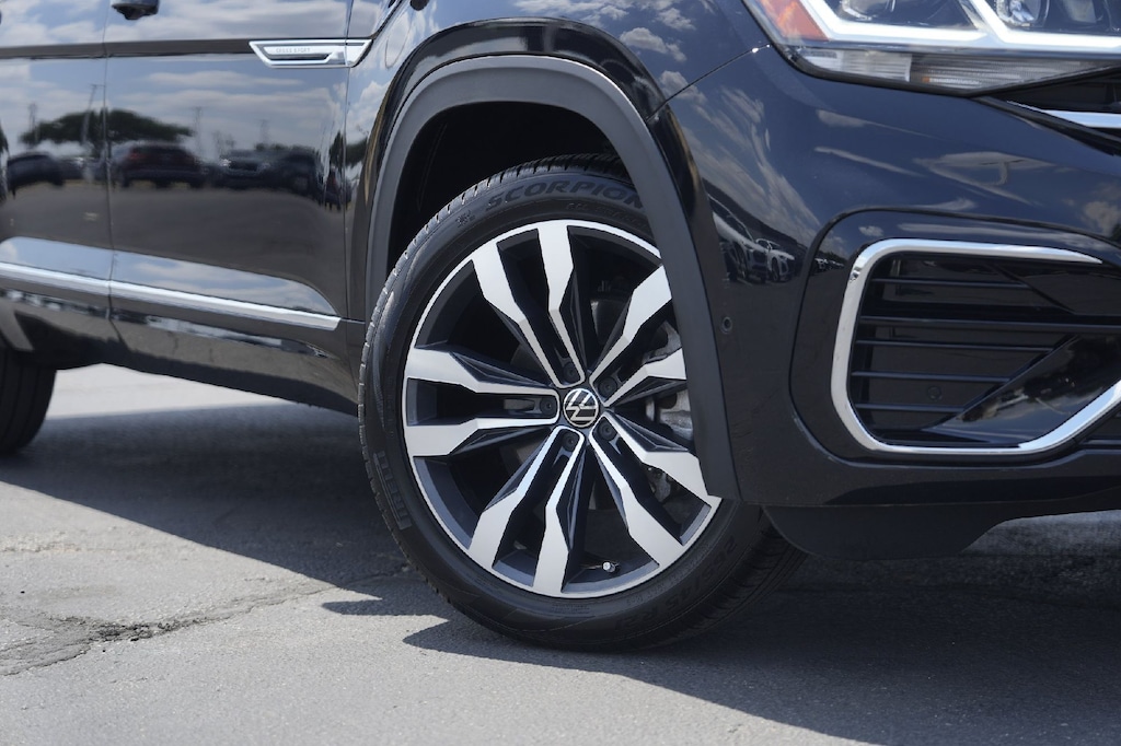 Used 2022 Volkswagen Atlas Cross Sport 3.6L V6 SEL Premium R-Line SUV