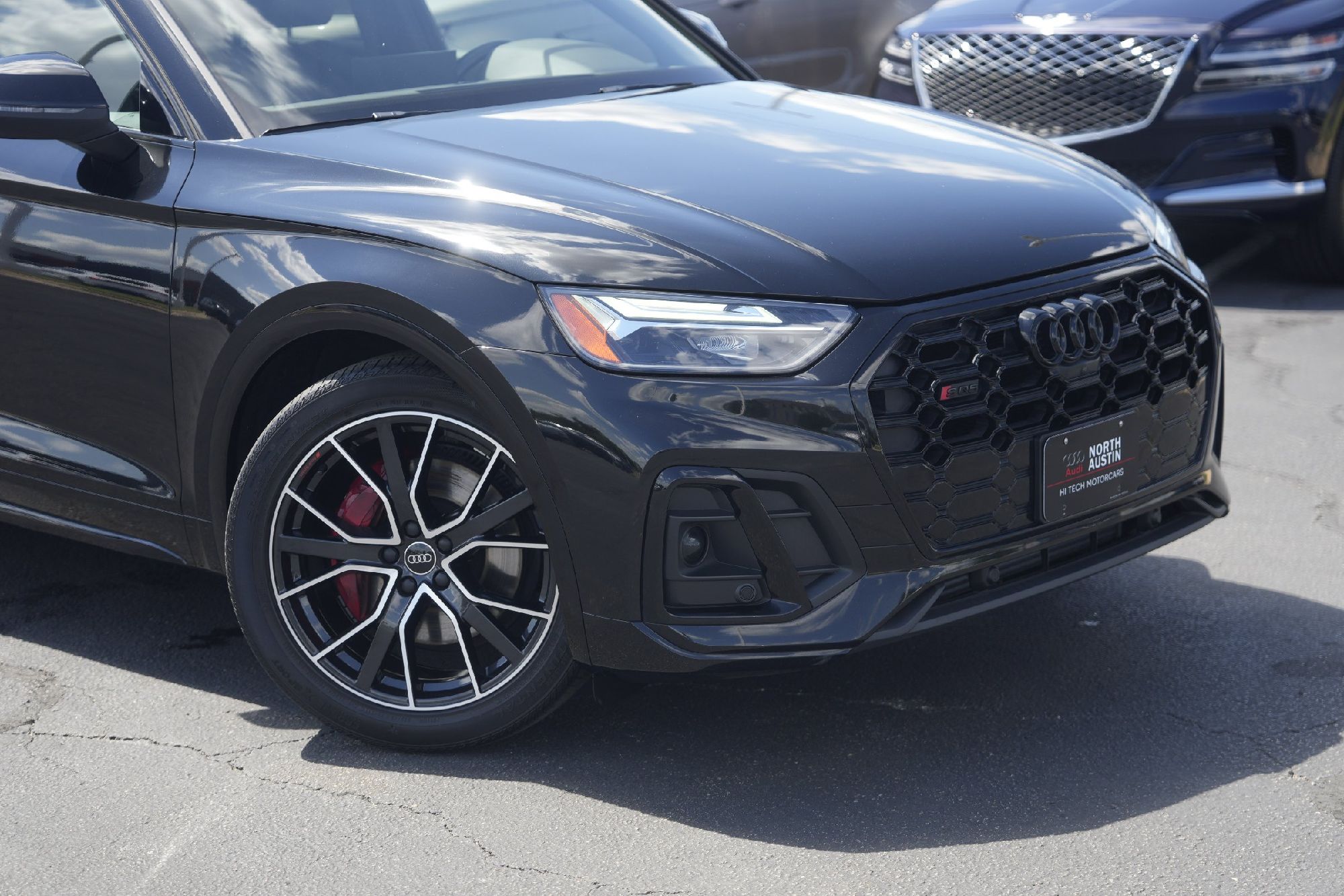 2022 Audi SQ5 Premium Plus photo 2