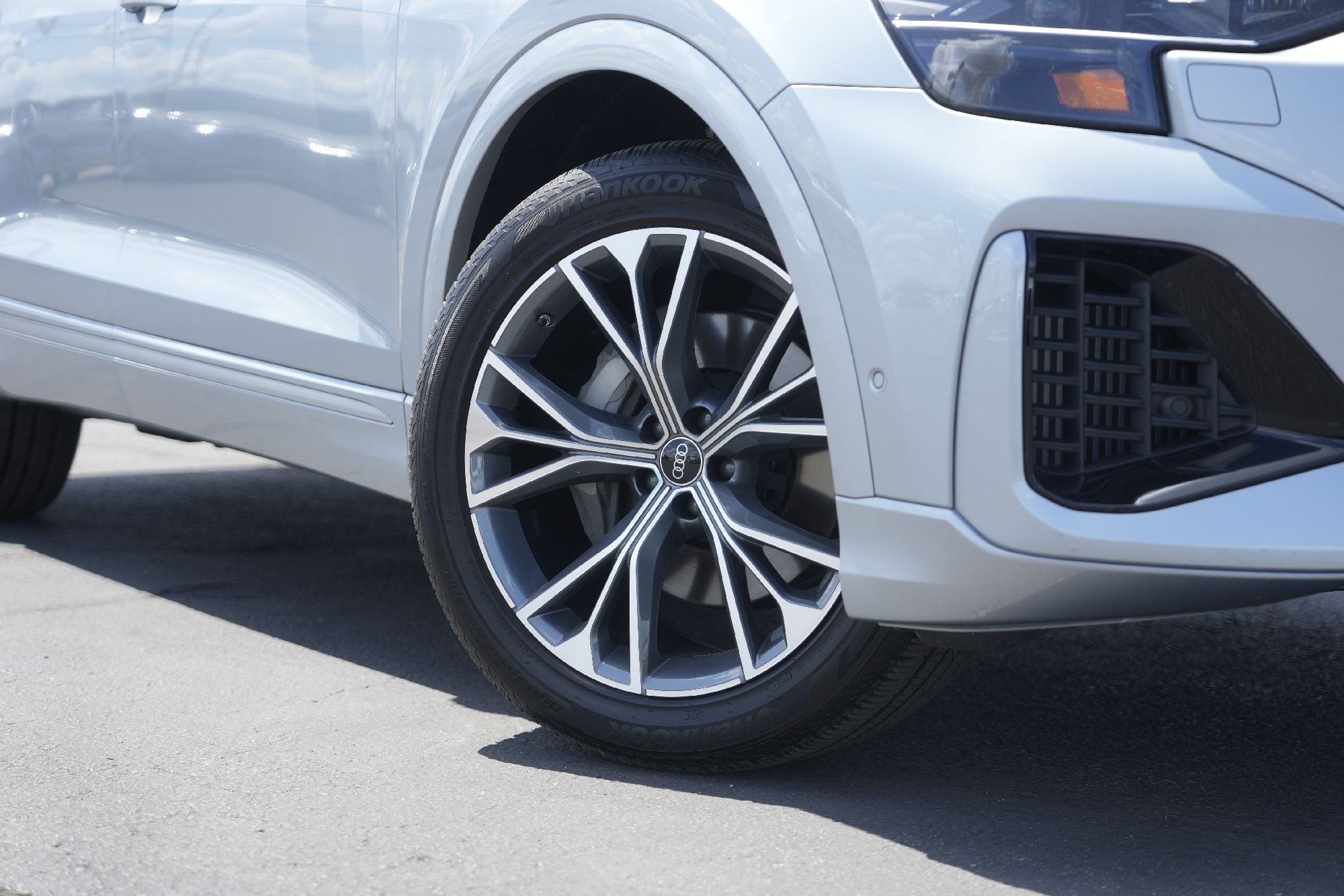 2025 Audi Q8 Premium Plus 55 photo 2