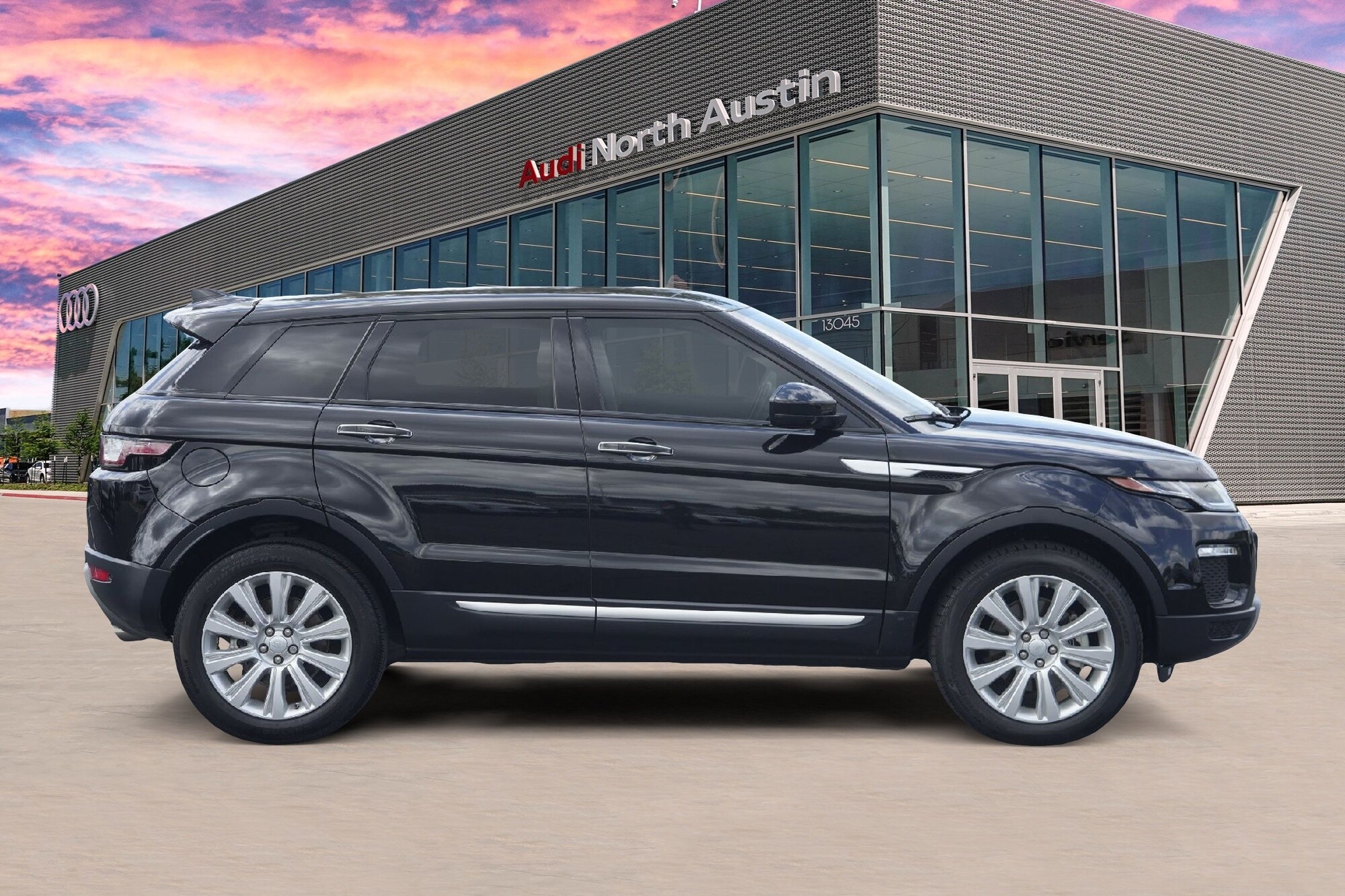 2019 Land Rover Range Rover Evoque HSE photo 3