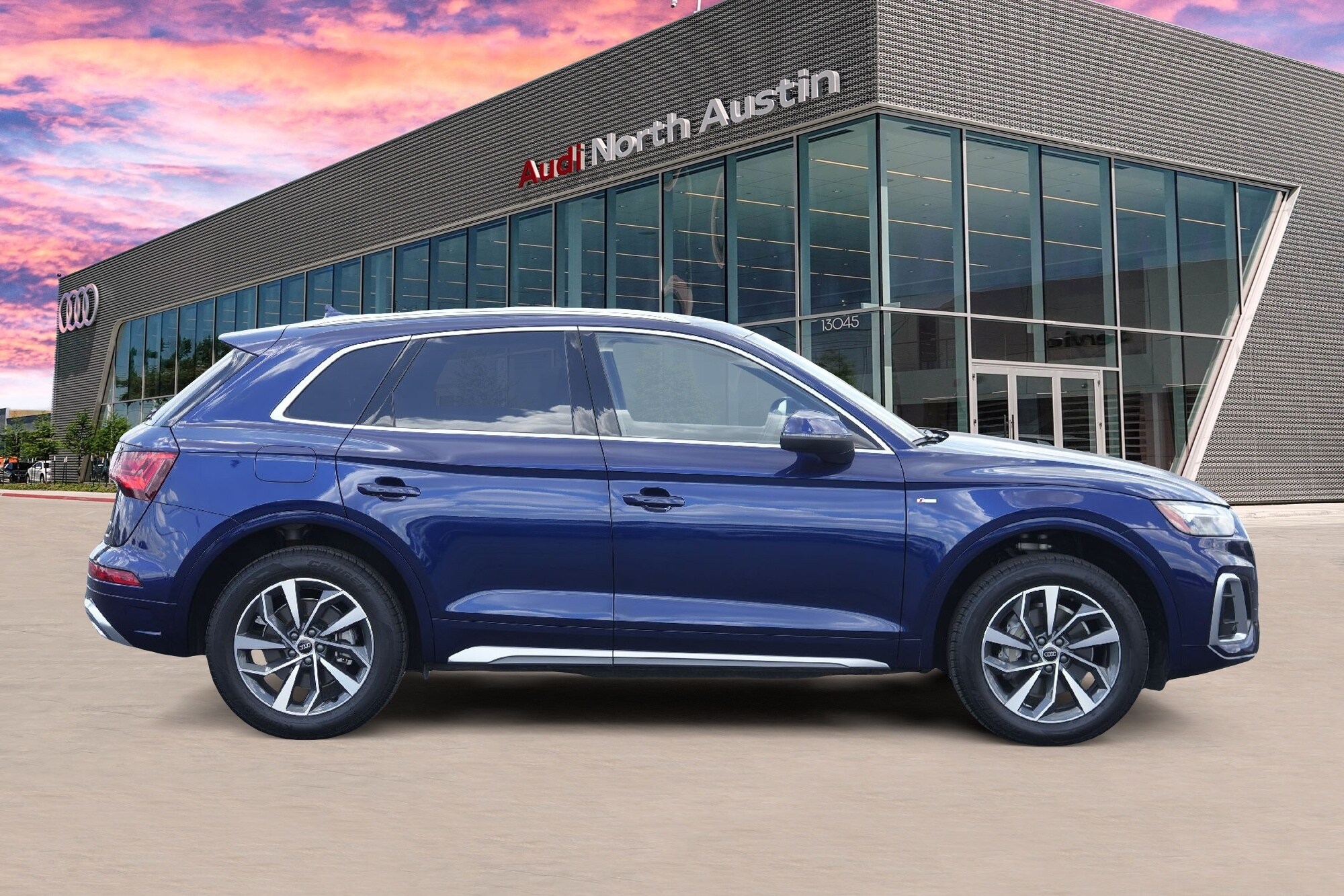 2025 Audi Q5 45 S line Premium Plus photo 2