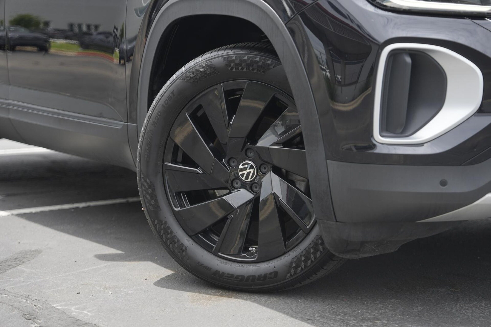 2024 Volkswagen Atlas SE Technology photo 2