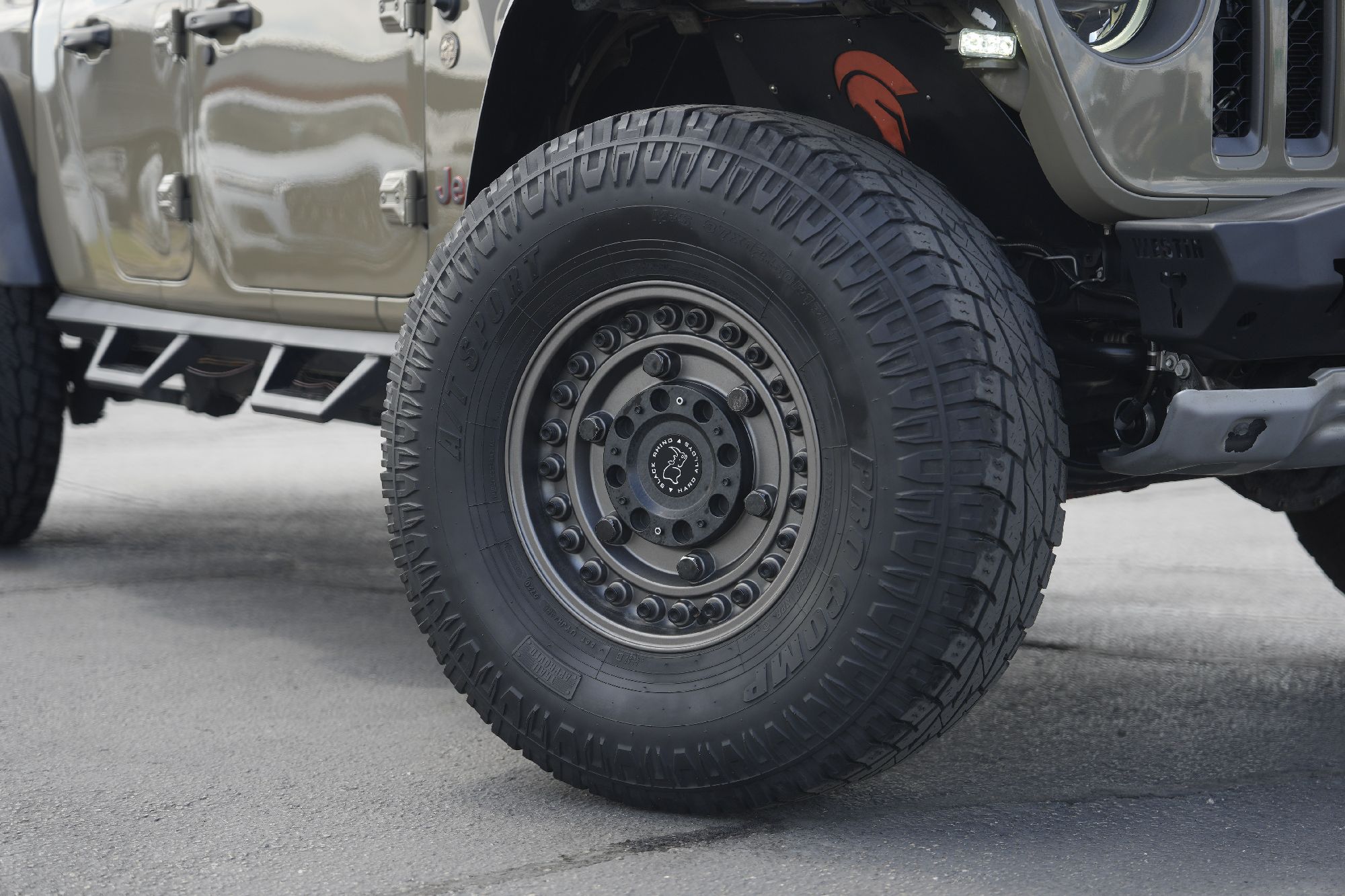 2020 Jeep Gladiator Mojave photo 2
