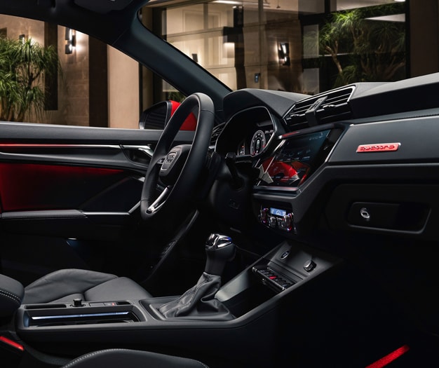 2024 Audi Q3 interior