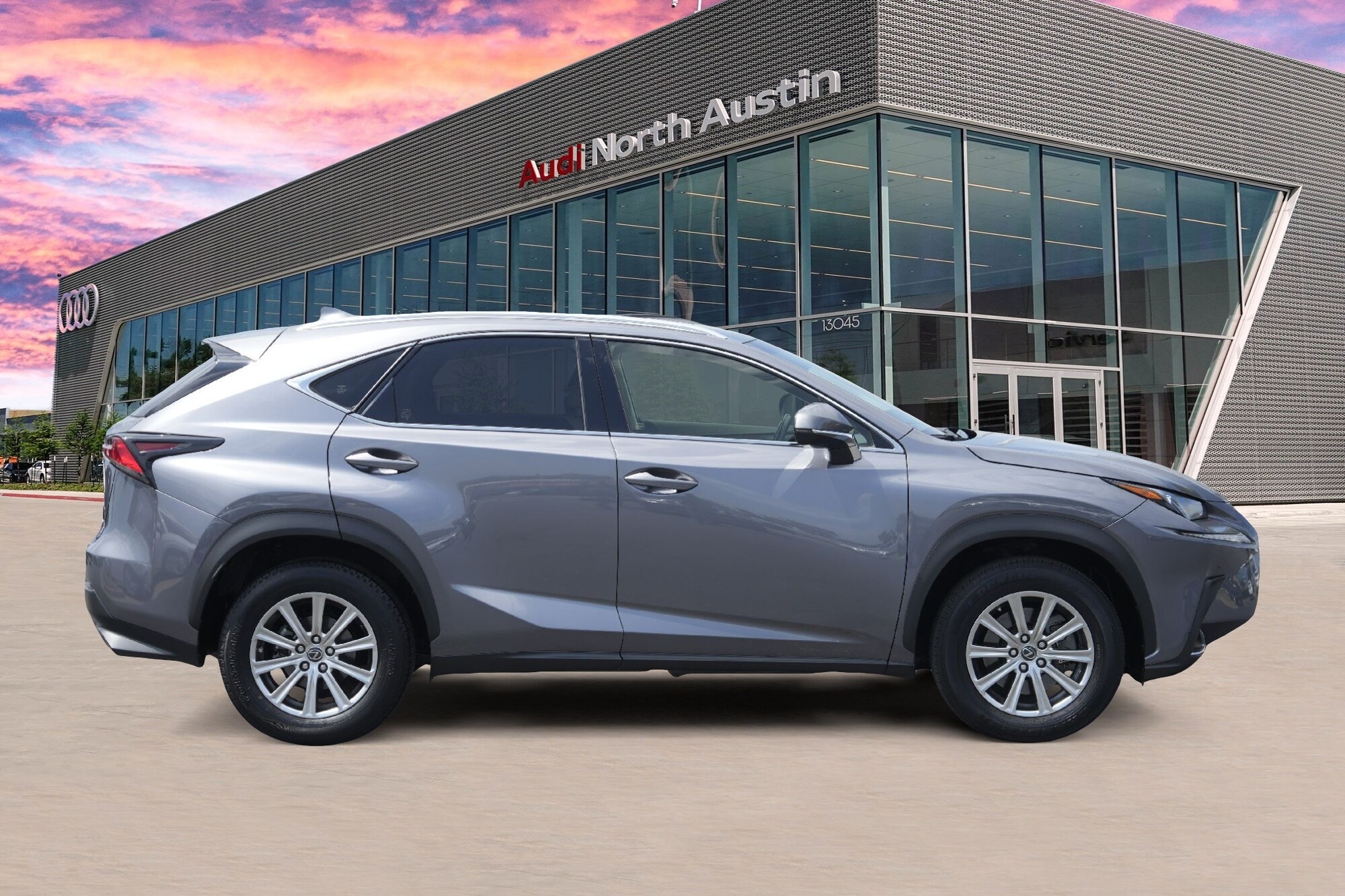 2019 Lexus NX 300 Luxury photo 3