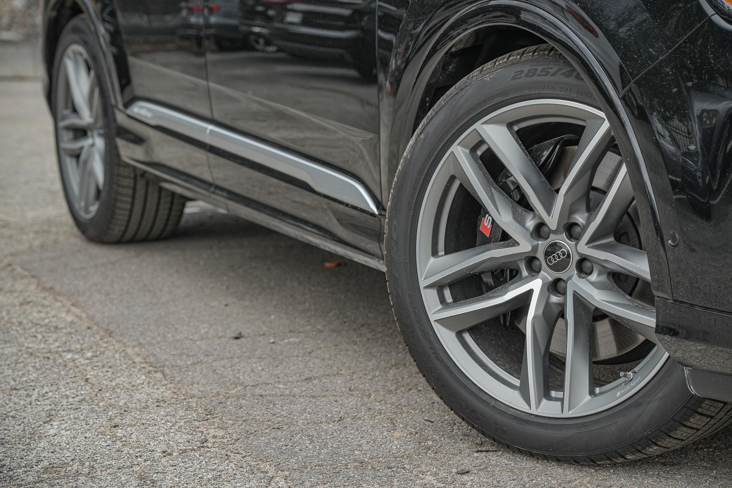 2025 Audi SQ7 Premium Plus photo 2