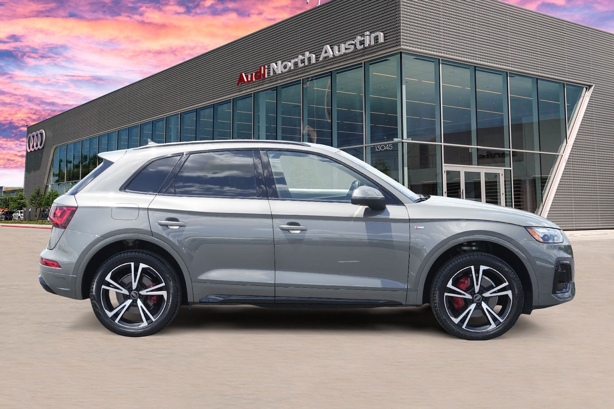 2025 Audi Q5 45 S line Premium Plus photo 3